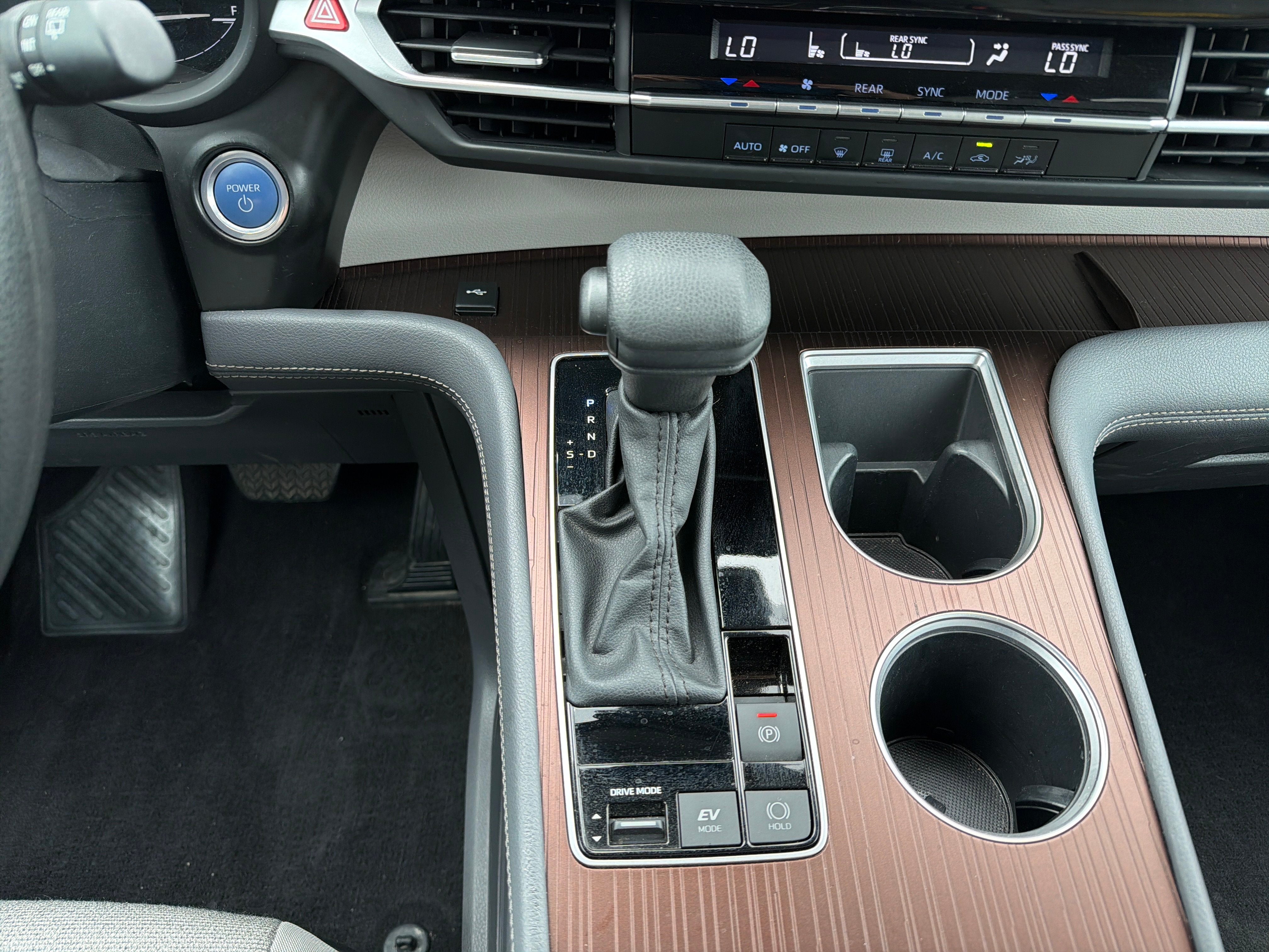 2024 Toyota Sienna LE