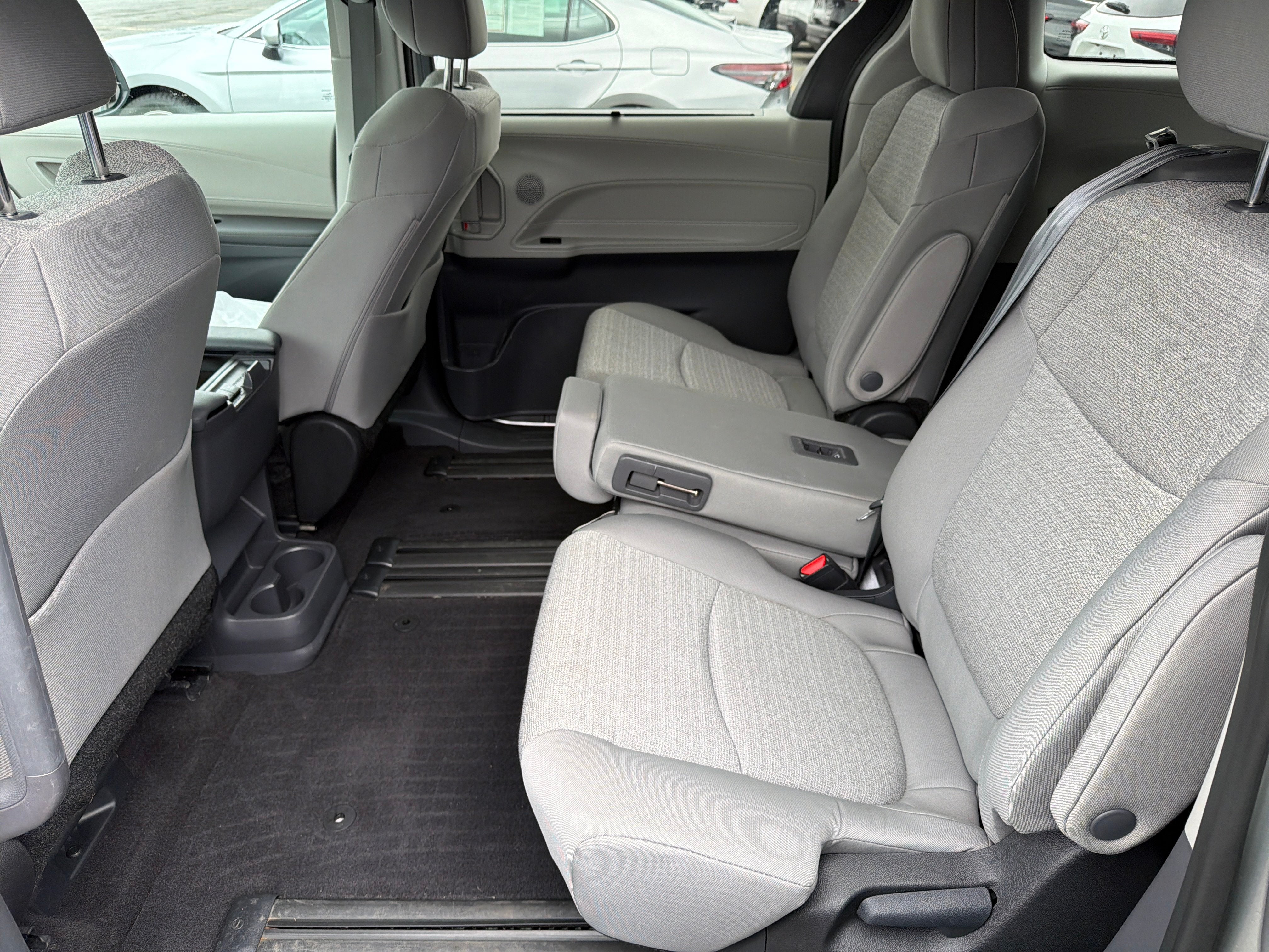 2024 Toyota Sienna LE