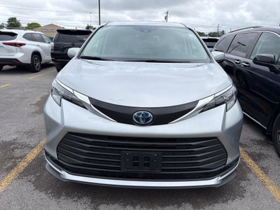 2024 Toyota Sienna LE