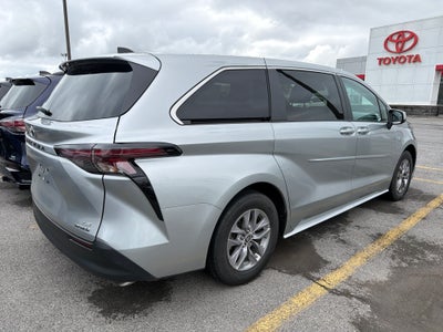 2024 Toyota Sienna LE
