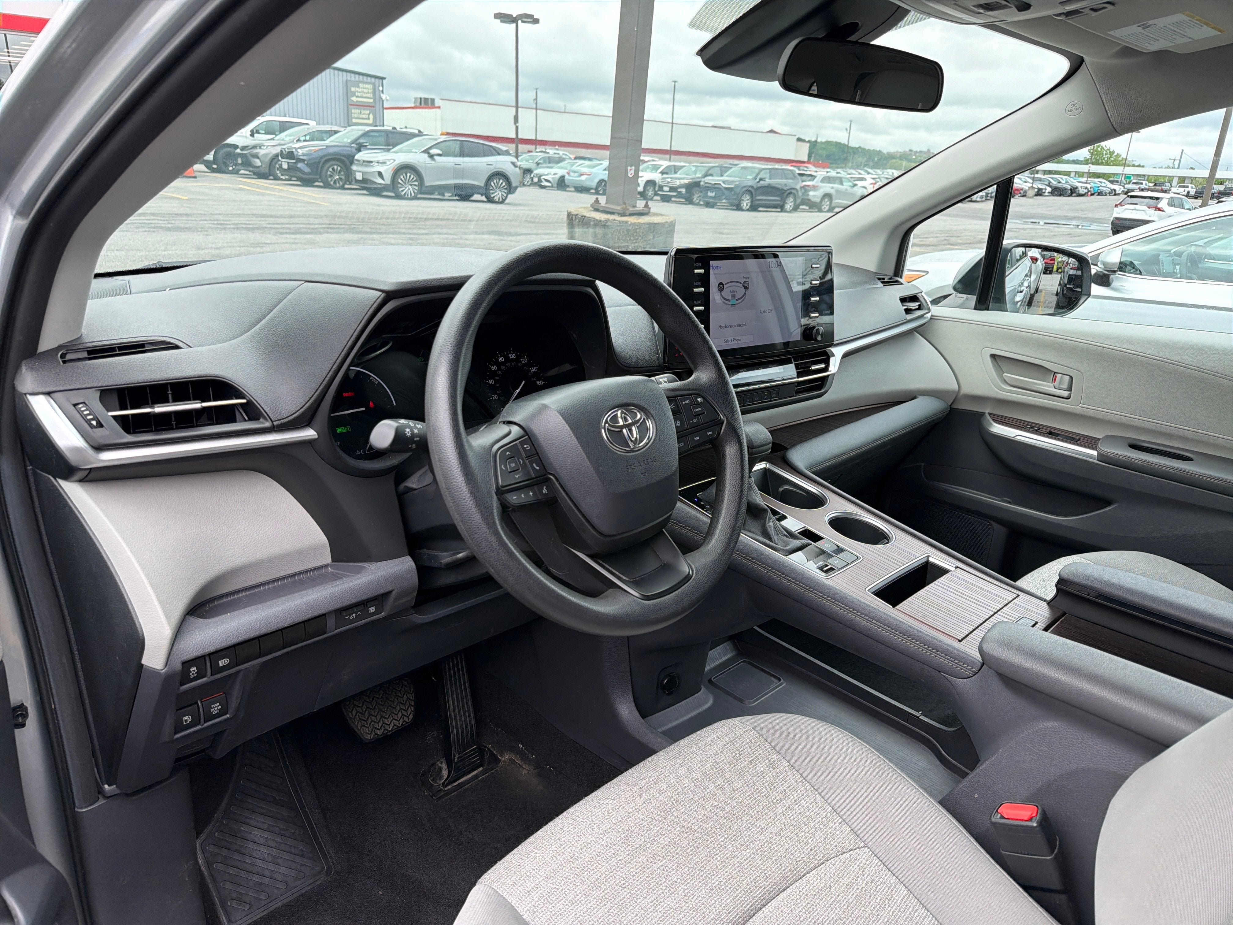 2024 Toyota Sienna LE