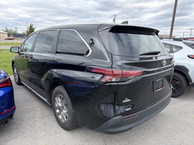 2021 Toyota Sienna LE