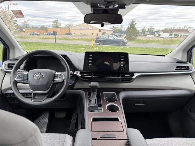 2021 Toyota Sienna LE