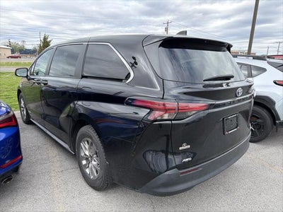 2021 Toyota Sienna LE