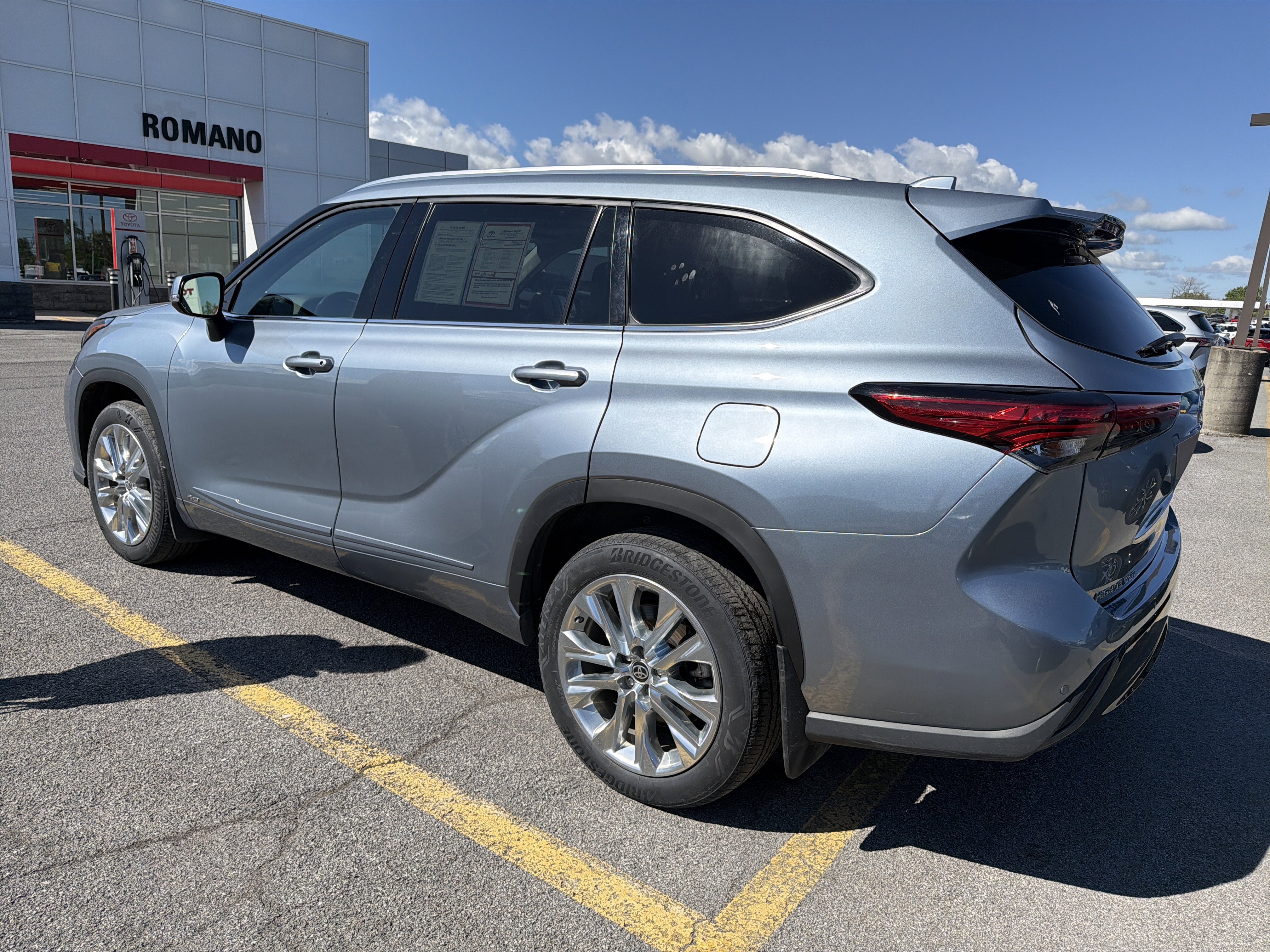 2023 Toyota Highlander Hybrid Limited