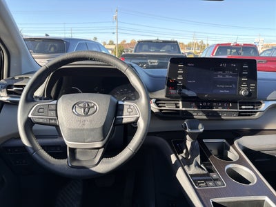 2023 Toyota Sienna XLE