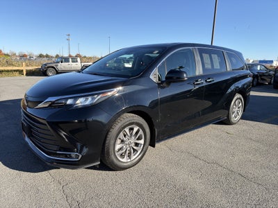 2023 Toyota Sienna XLE
