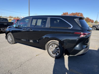 2023 Toyota Sienna XLE