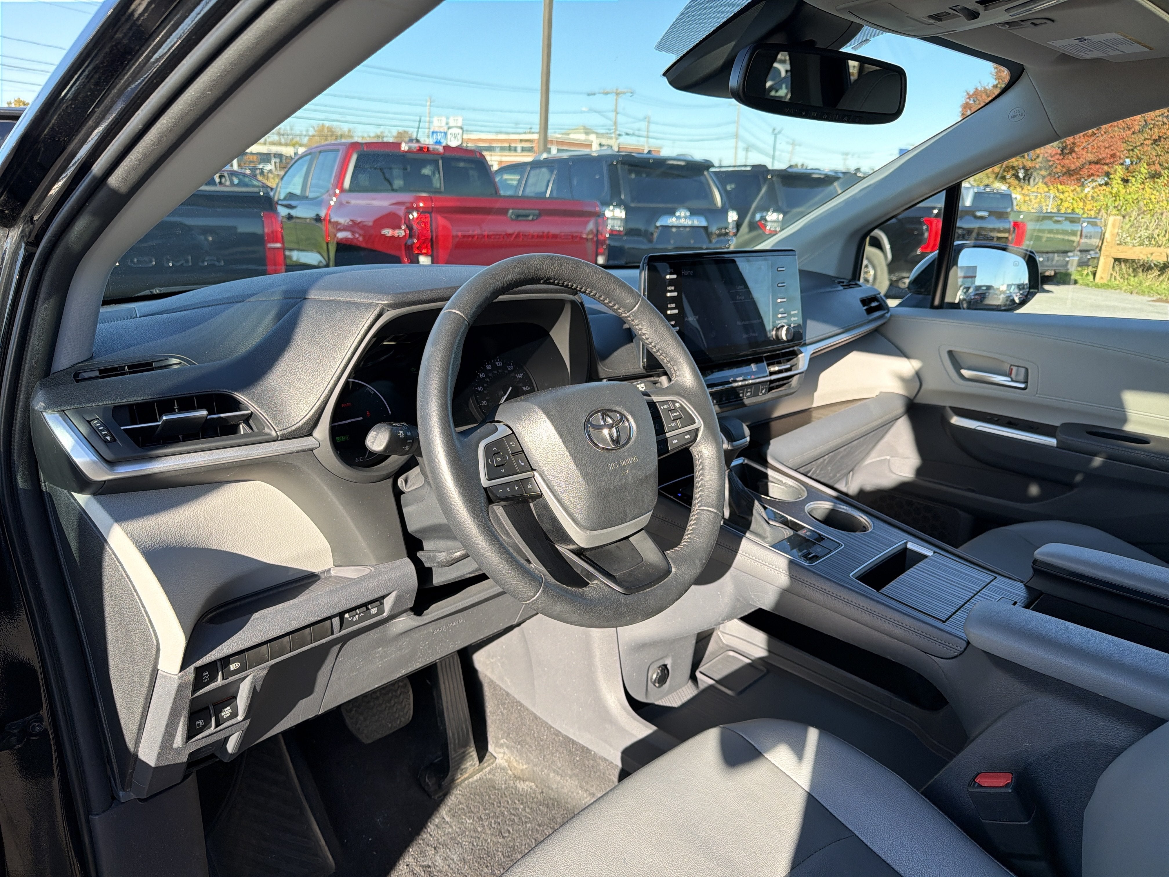 2023 Toyota Sienna XLE