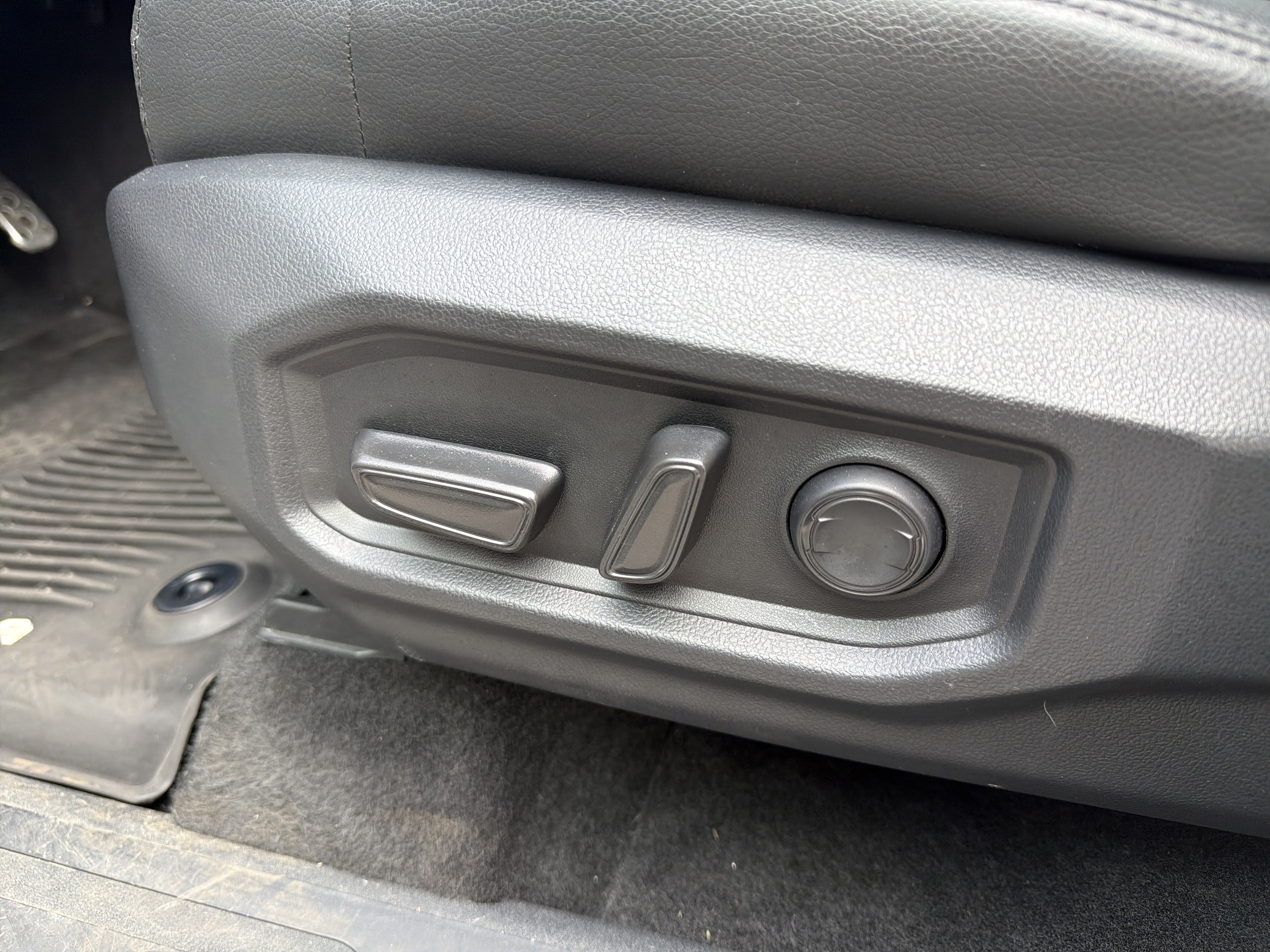 2023 Toyota Tundra 4WD SR5