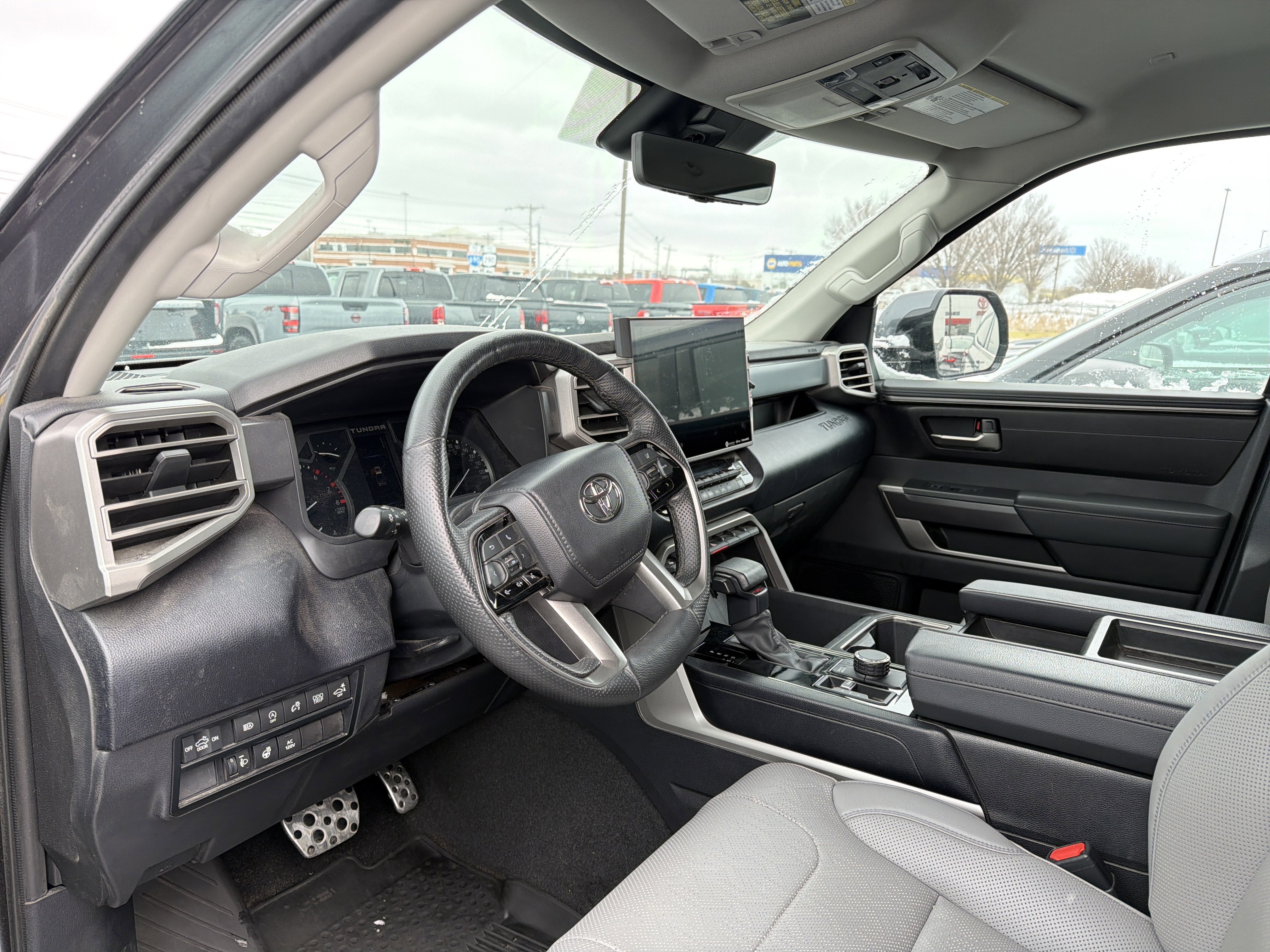 2023 Toyota Tundra 4WD SR5