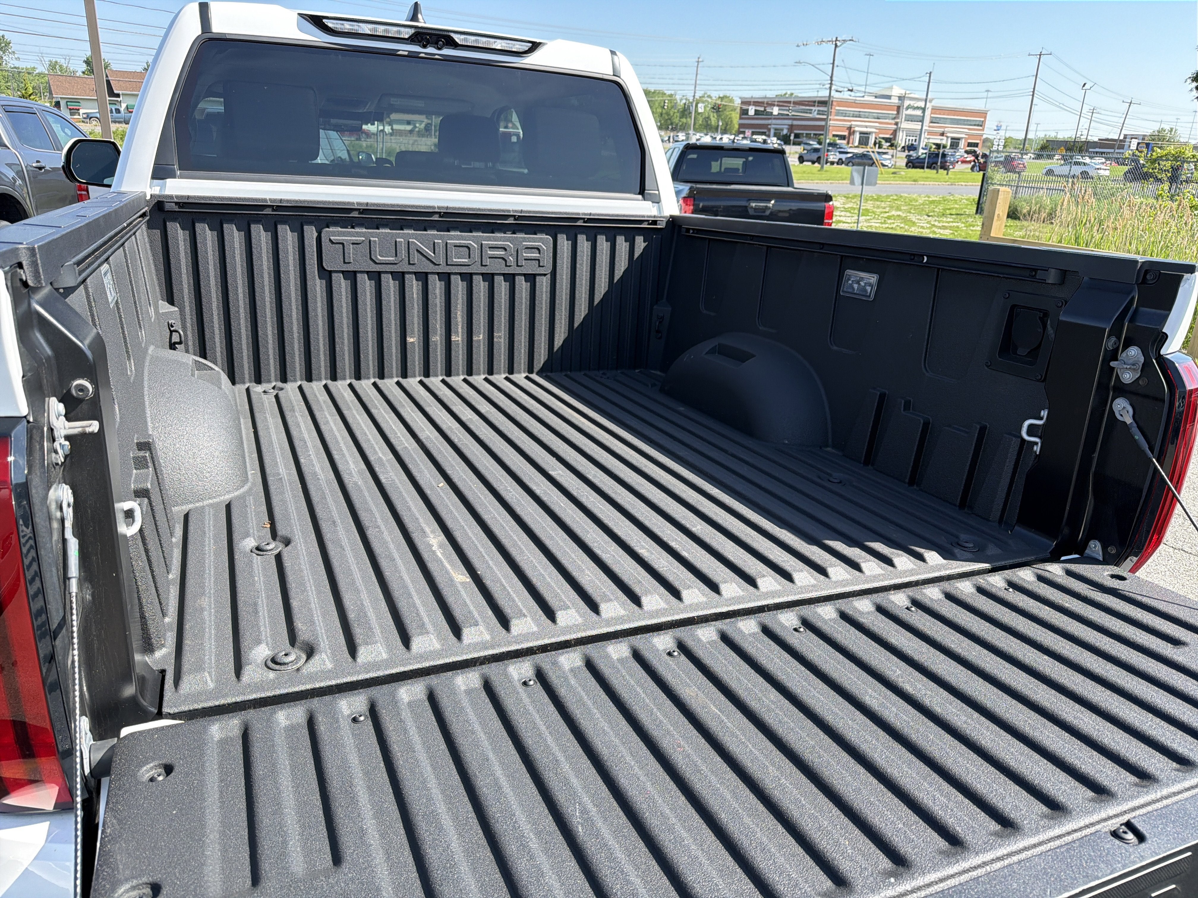 2024 Toyota Tundra 4WD SR5
