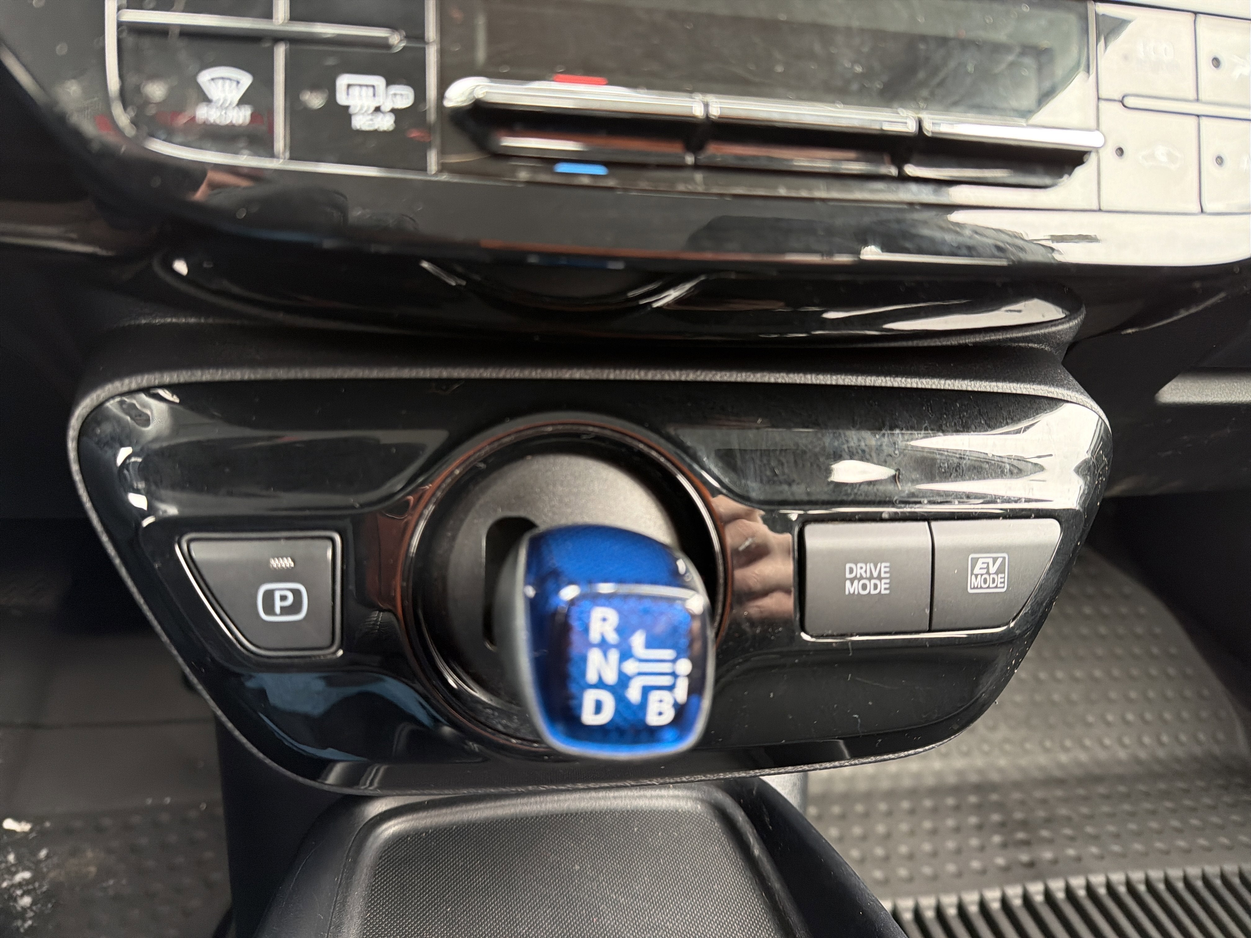 2022 Toyota Prius L Eco