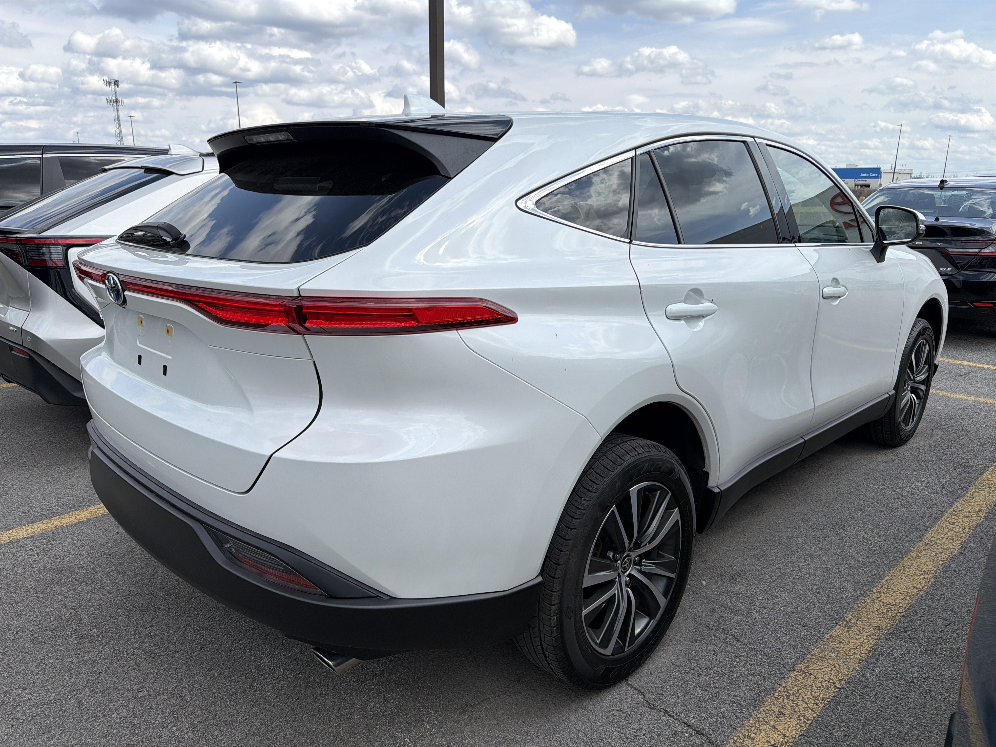 2023 Toyota Venza LE