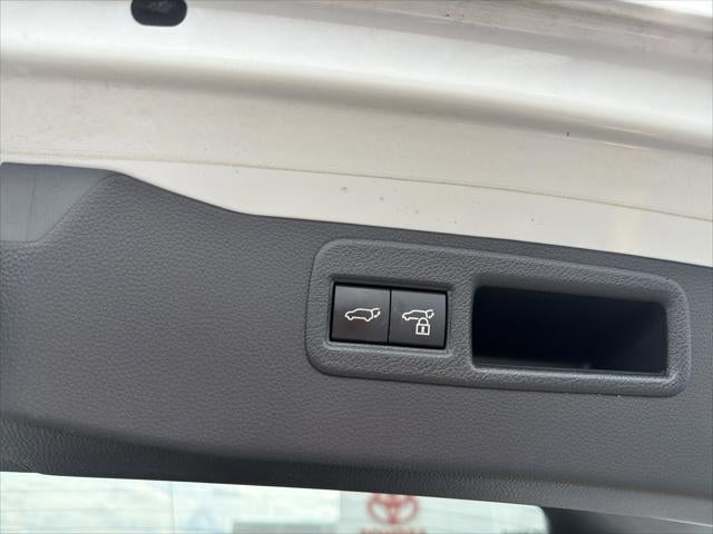 2023 Toyota Venza LE