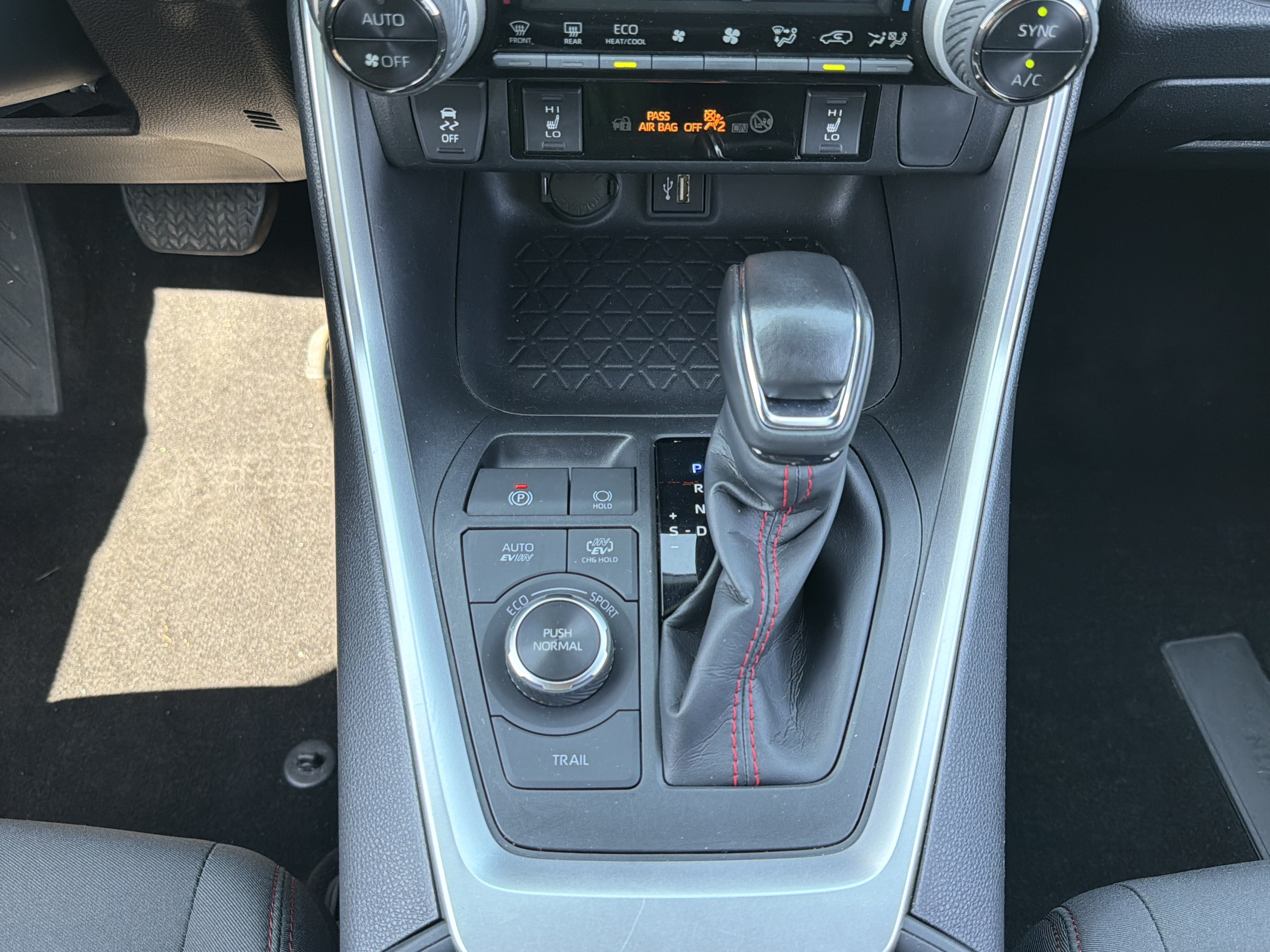 2024 Toyota RAV4 Prime SE