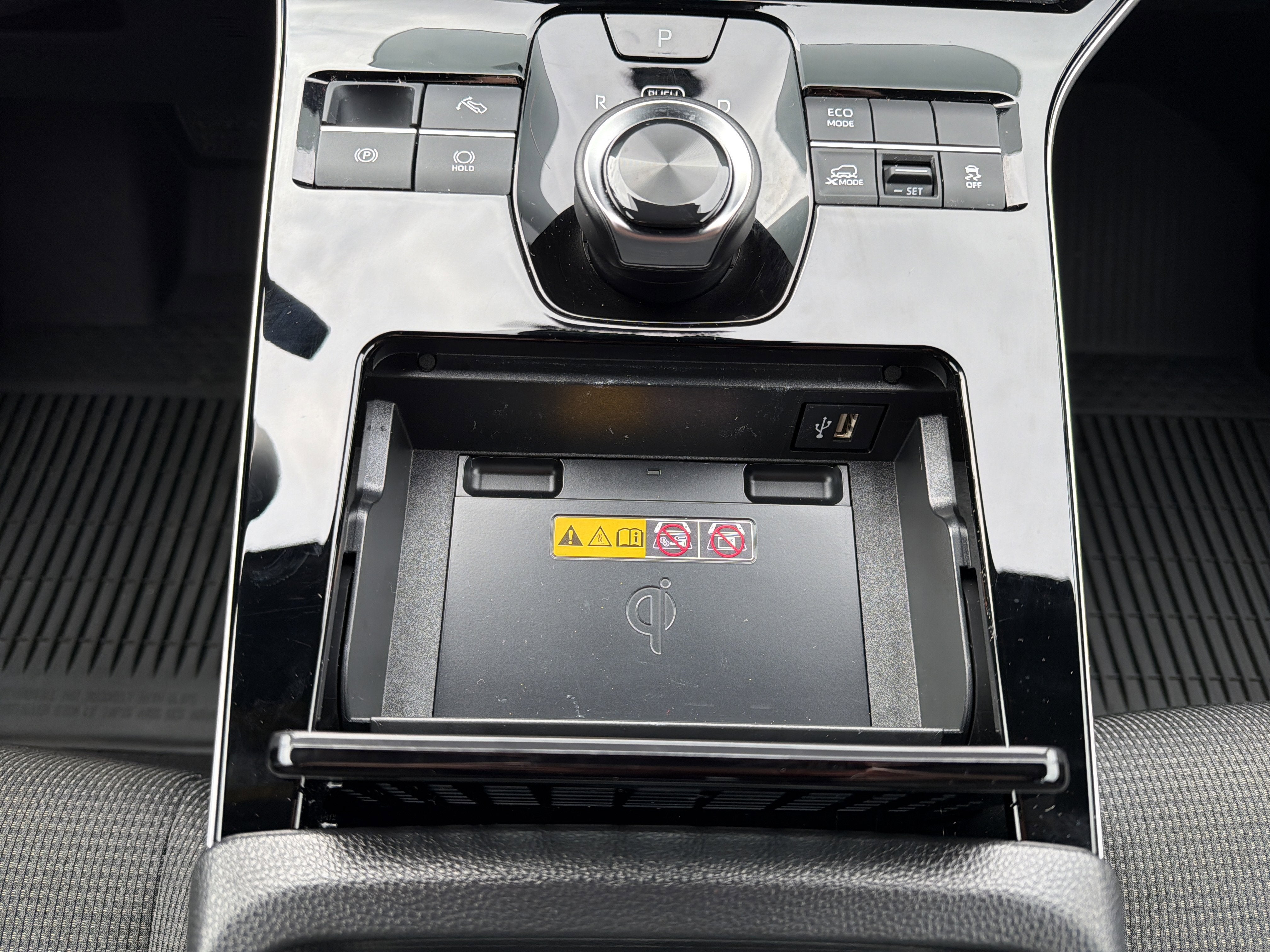 2025 Toyota bZ4X XLE