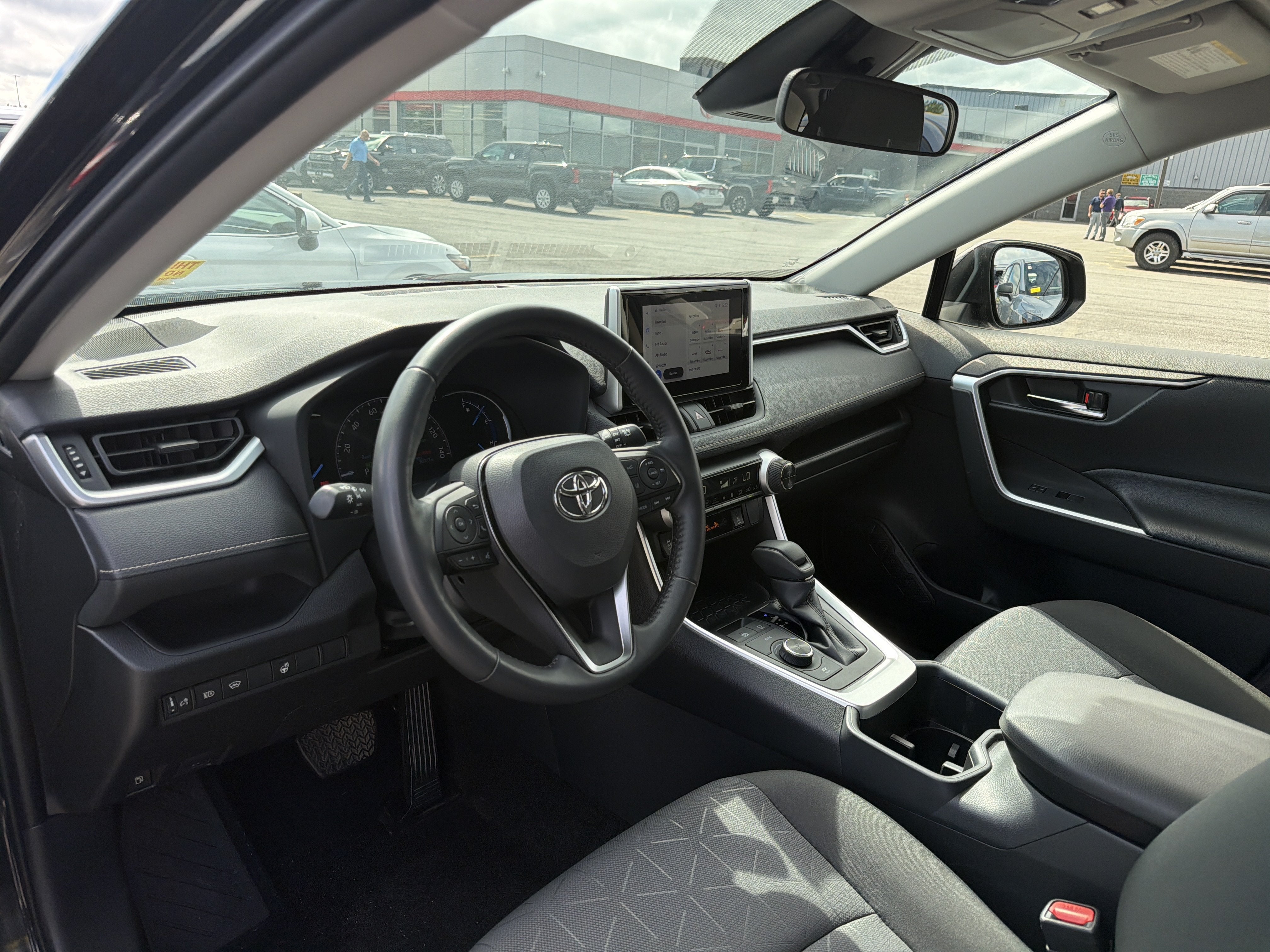 2023 Toyota RAV4 Hybrid XLE