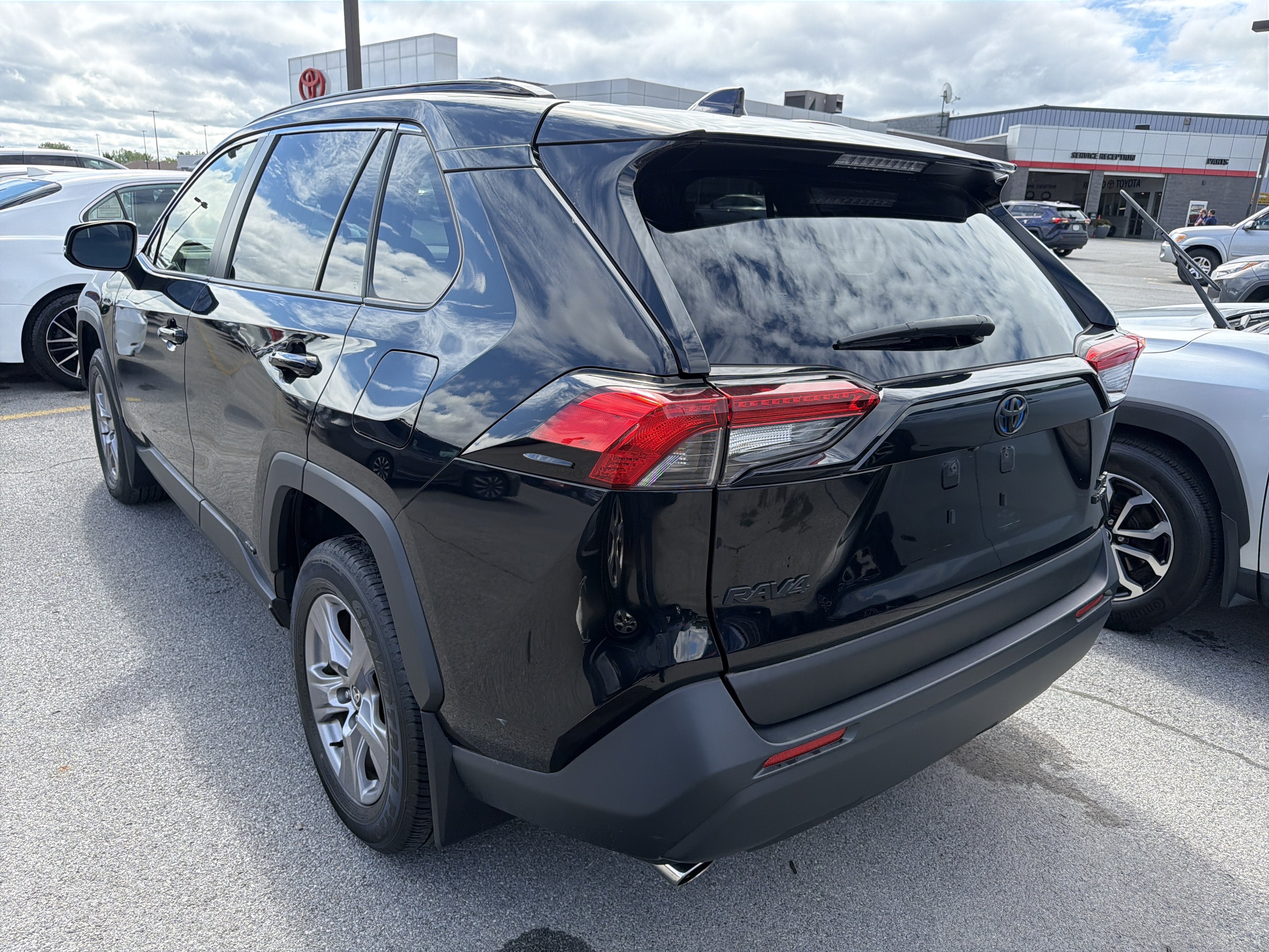 2023 Toyota RAV4 Hybrid XLE