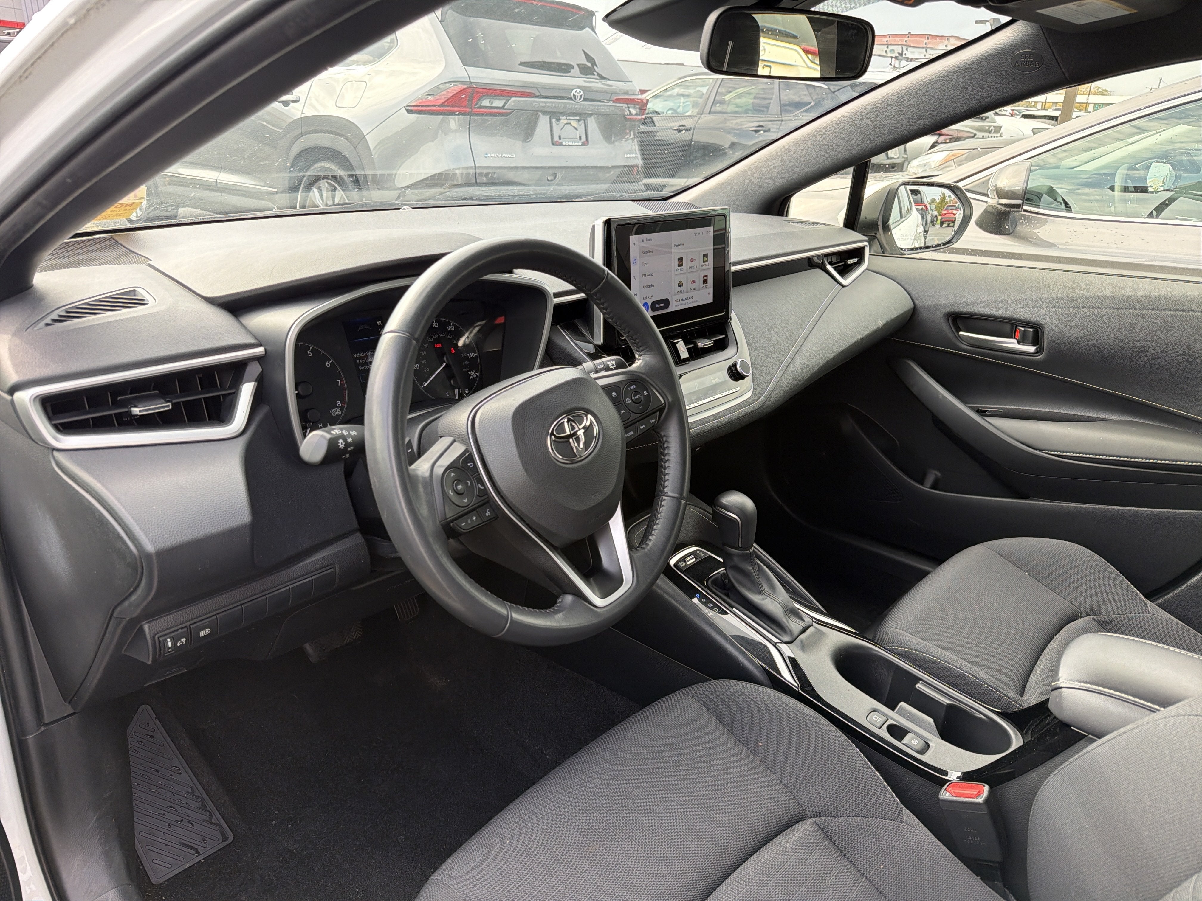 2024 Toyota Corolla Hatchback SE