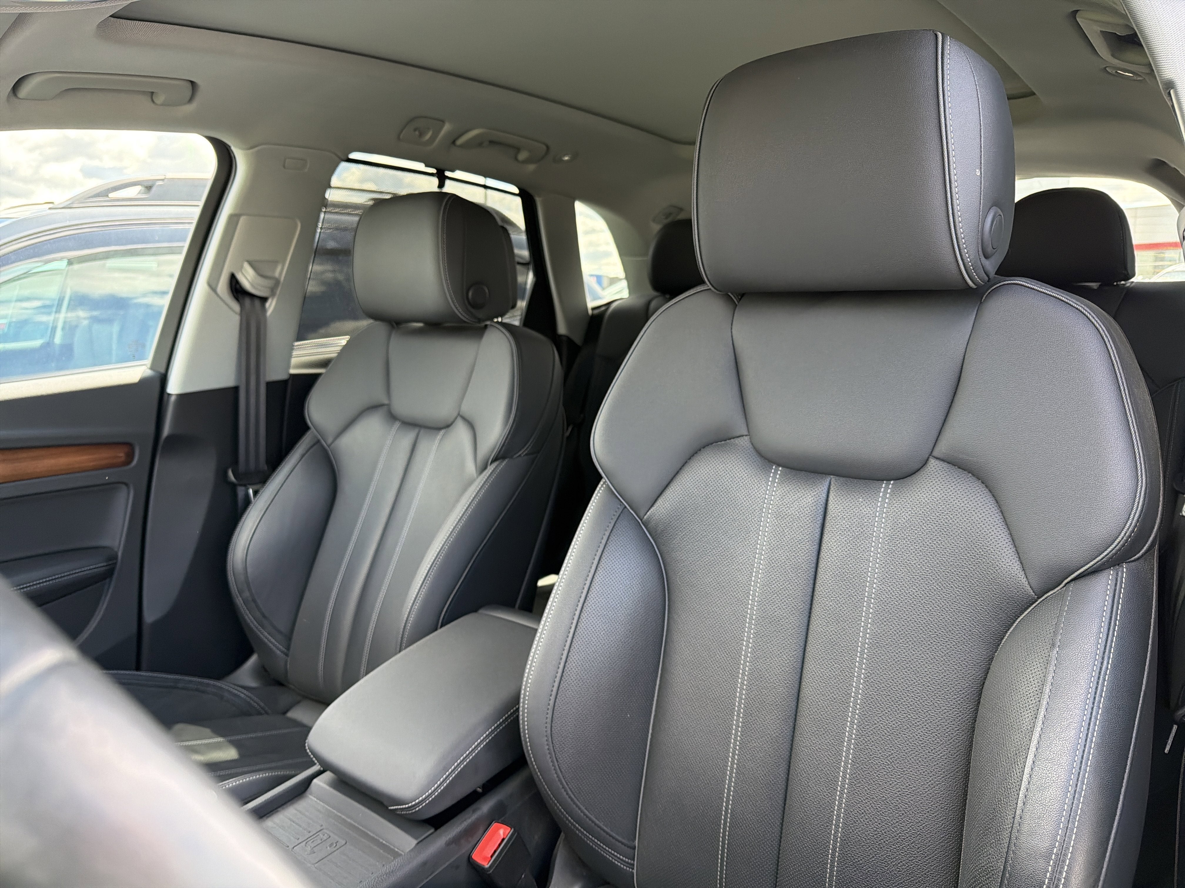 2023 Audi Q5 S line Prestige
