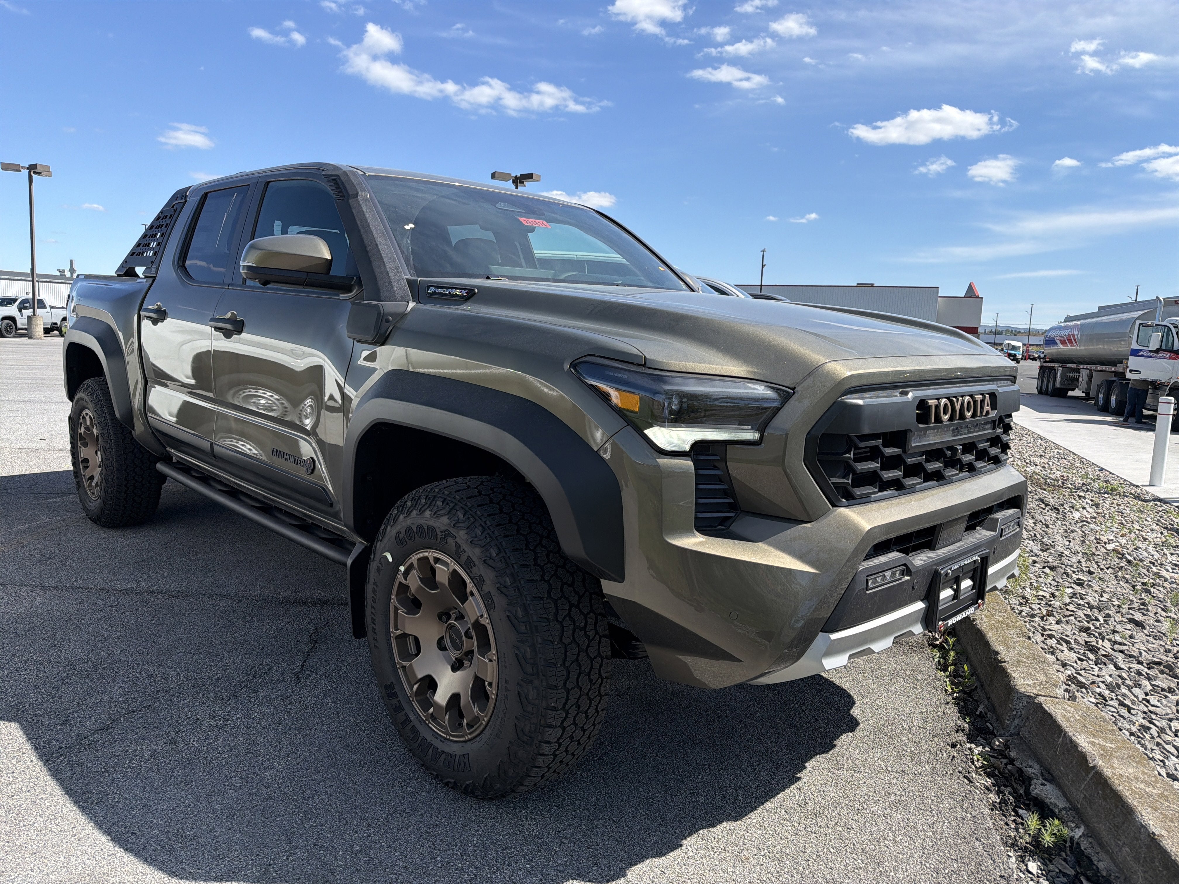 2026 Toyota Tacoma i-FORCE MAX Tacoma Trailhunter