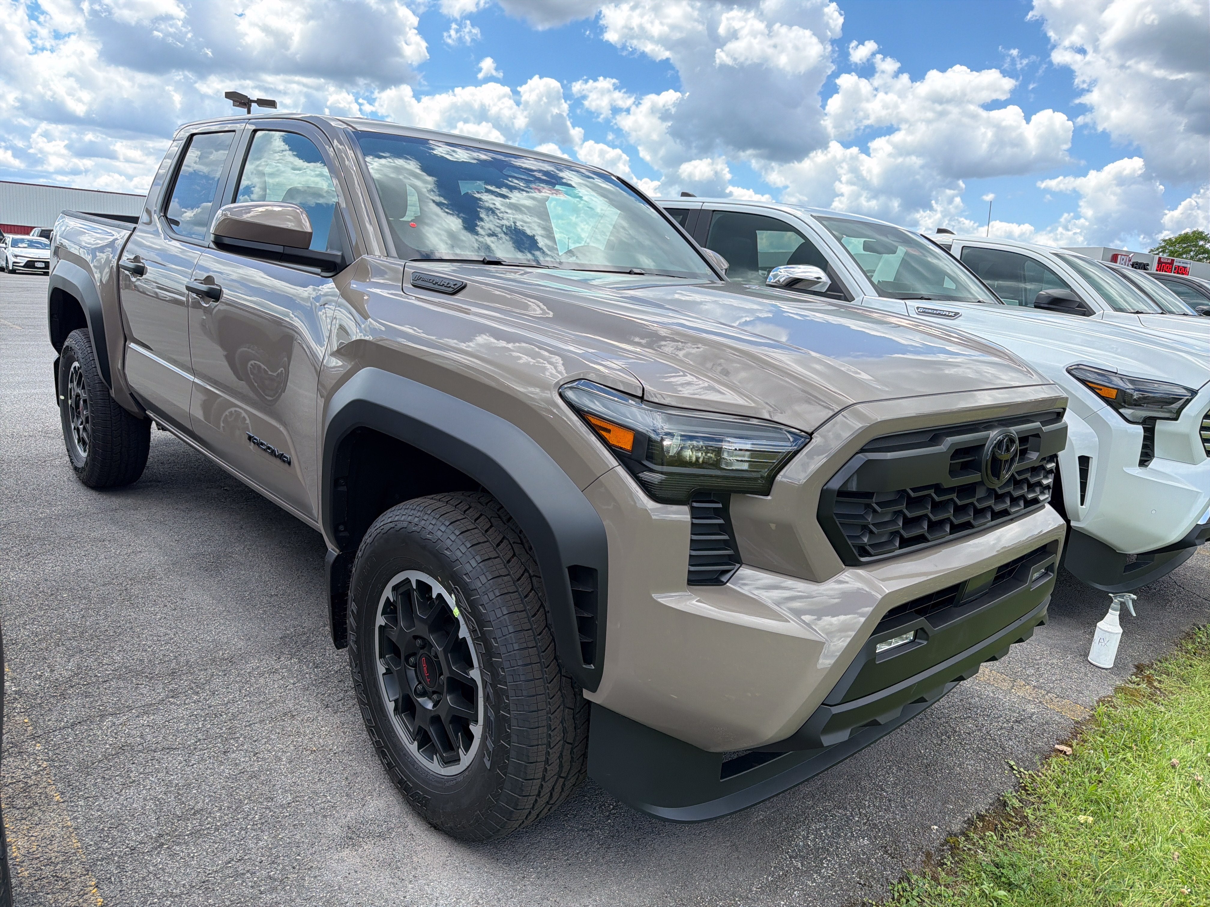 2026 Toyota Tacoma i-FORCE MAX Tacoma TRD Off-Road