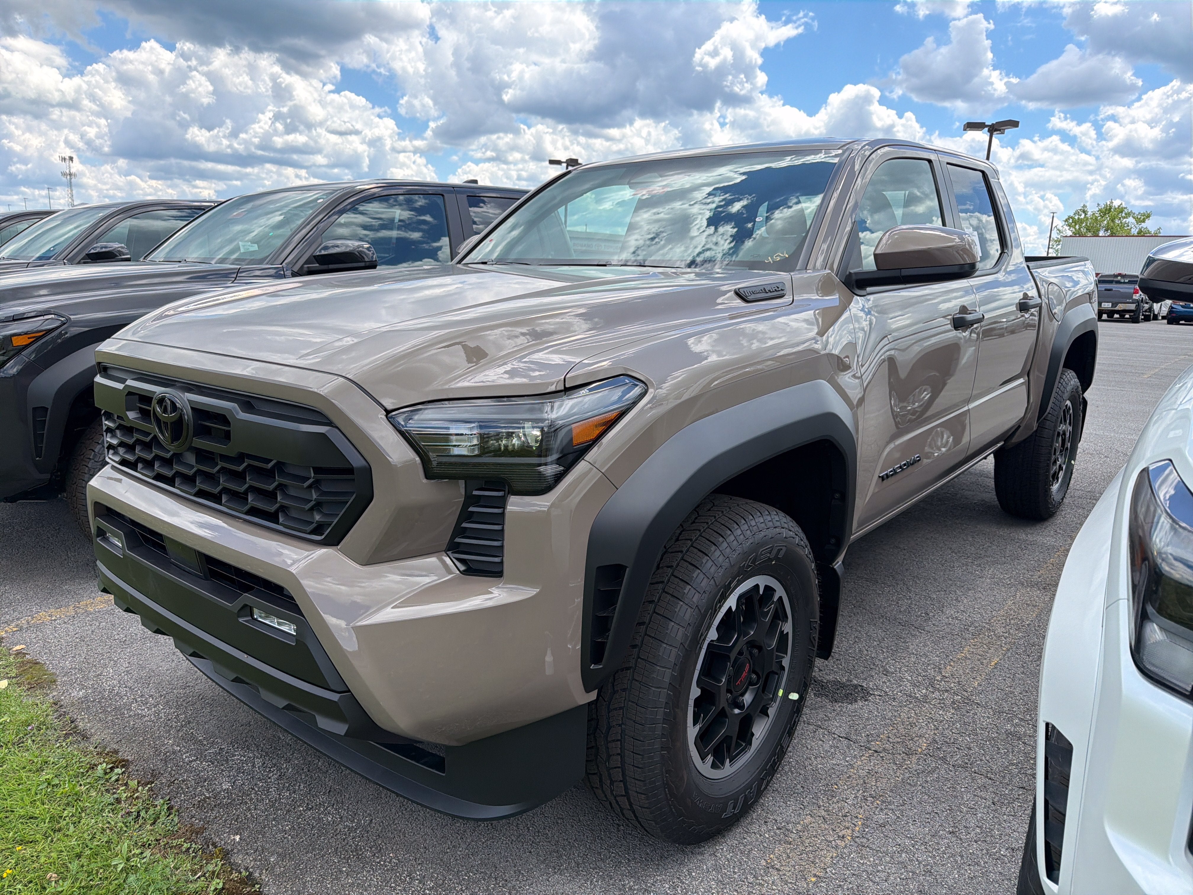 2026 Toyota Tacoma i-FORCE MAX Tacoma TRD Off-Road