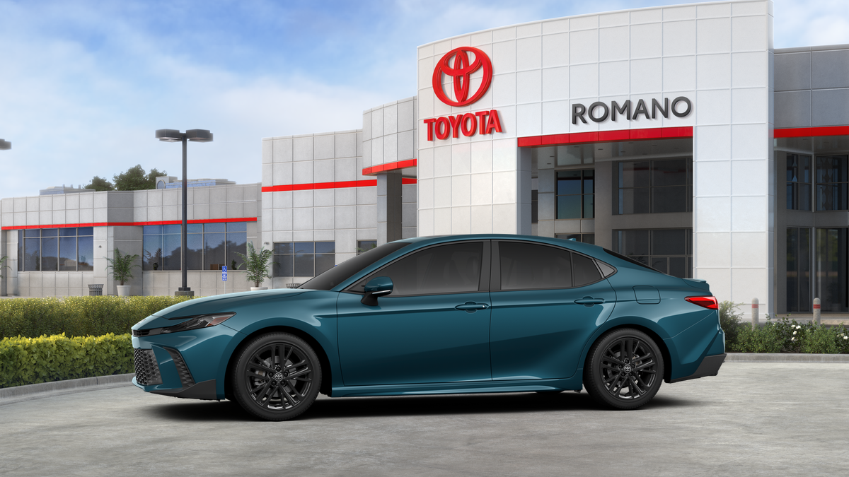2026 Toyota Camry SE AWD