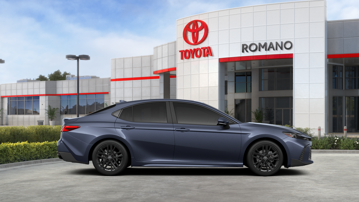 2026 Toyota Camry SE AWD