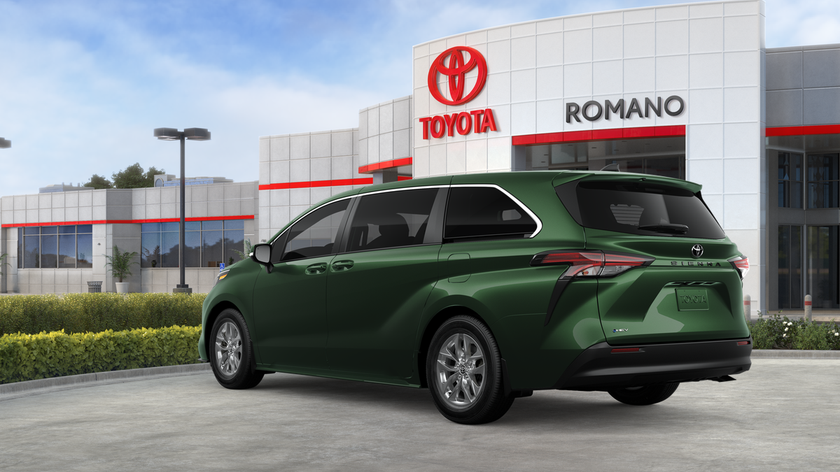 2026 Toyota Sienna LE