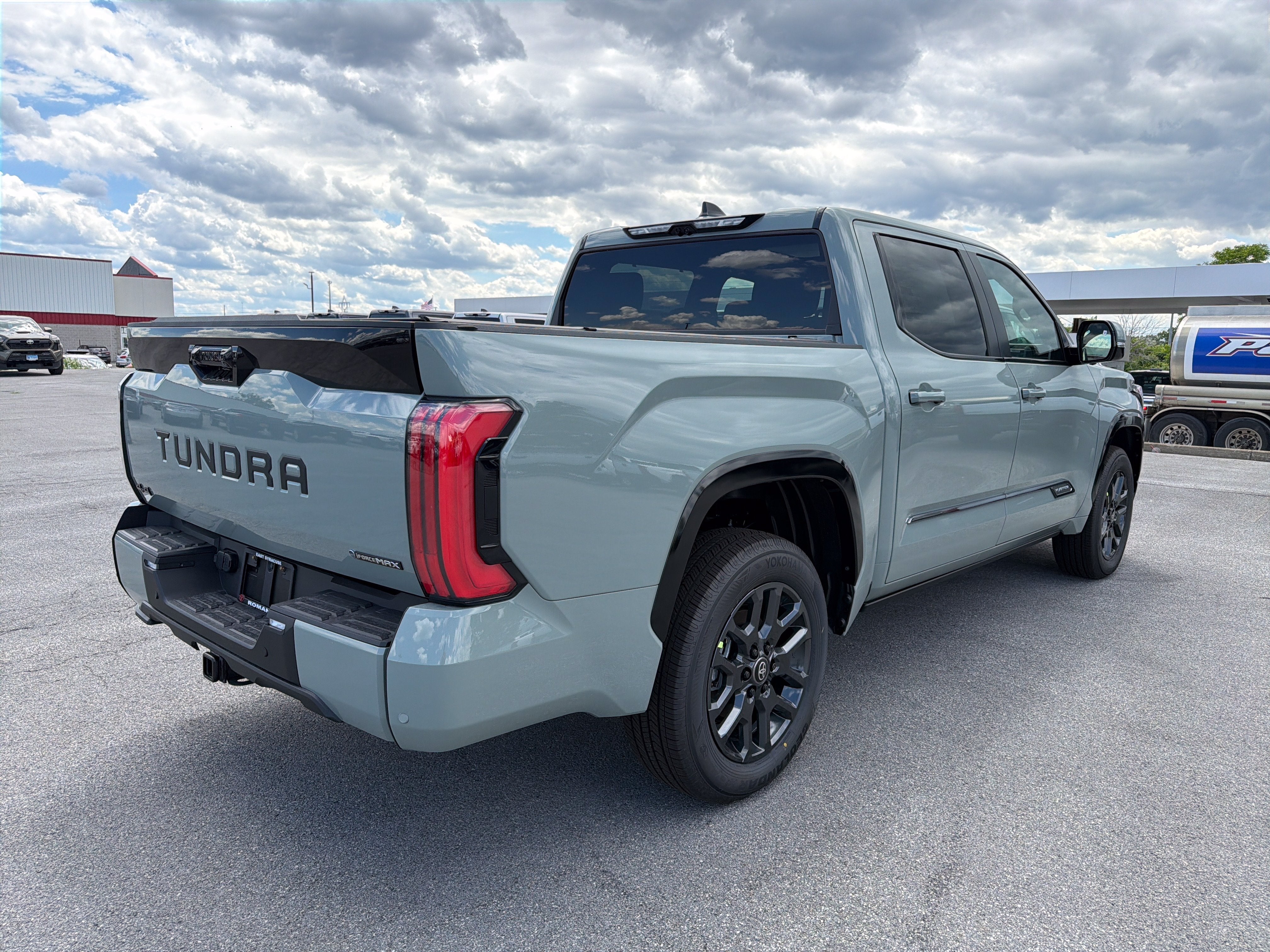 2026 Toyota Tundra i-FORCE MAX Tundra Platinum