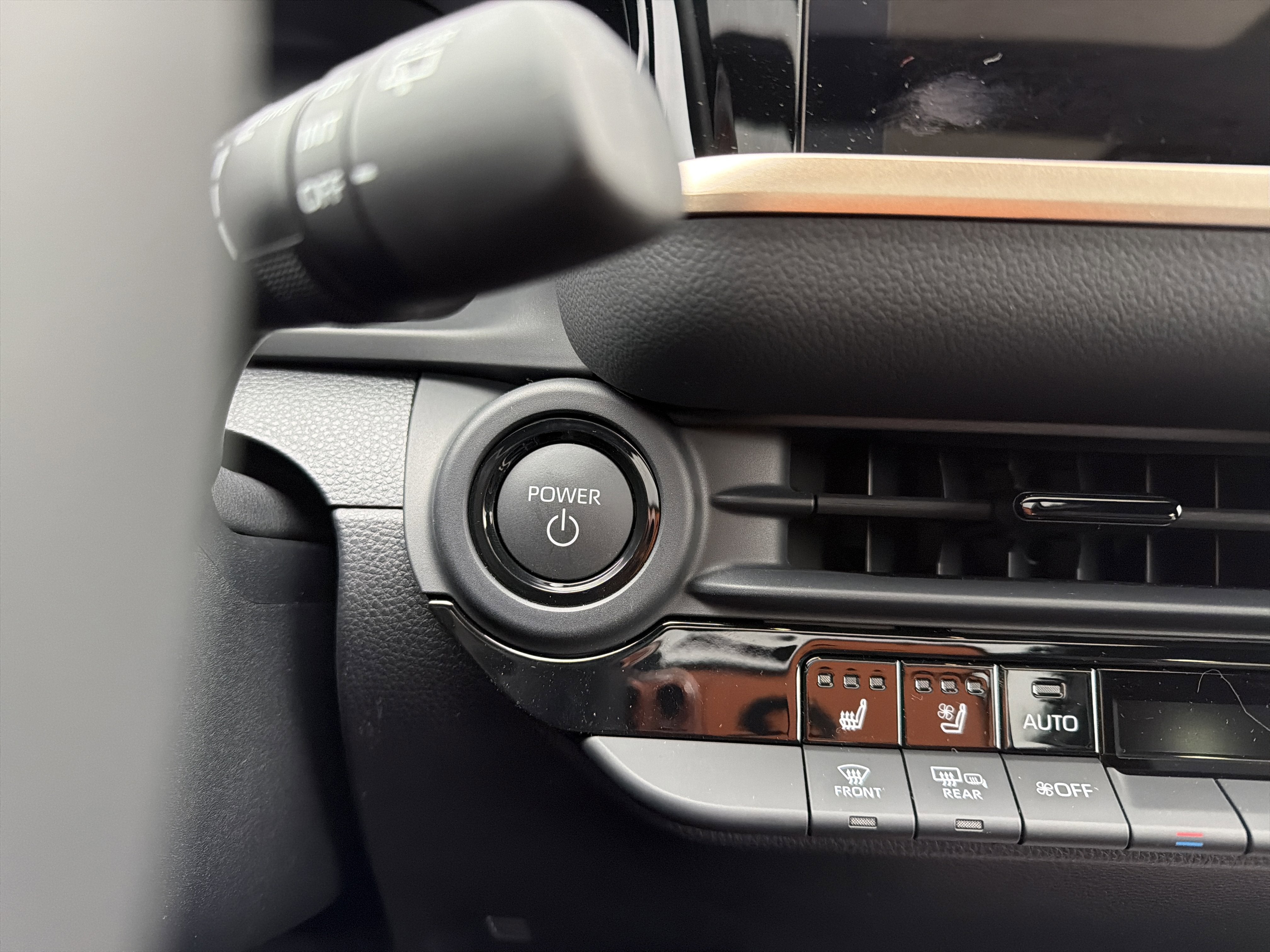 2025 Toyota Toyota Crown Signia Limited