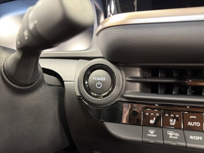 2025 Toyota Toyota Crown Signia XLE