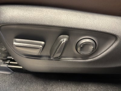 2025 Toyota Land Cruiser 4WD (Natl)