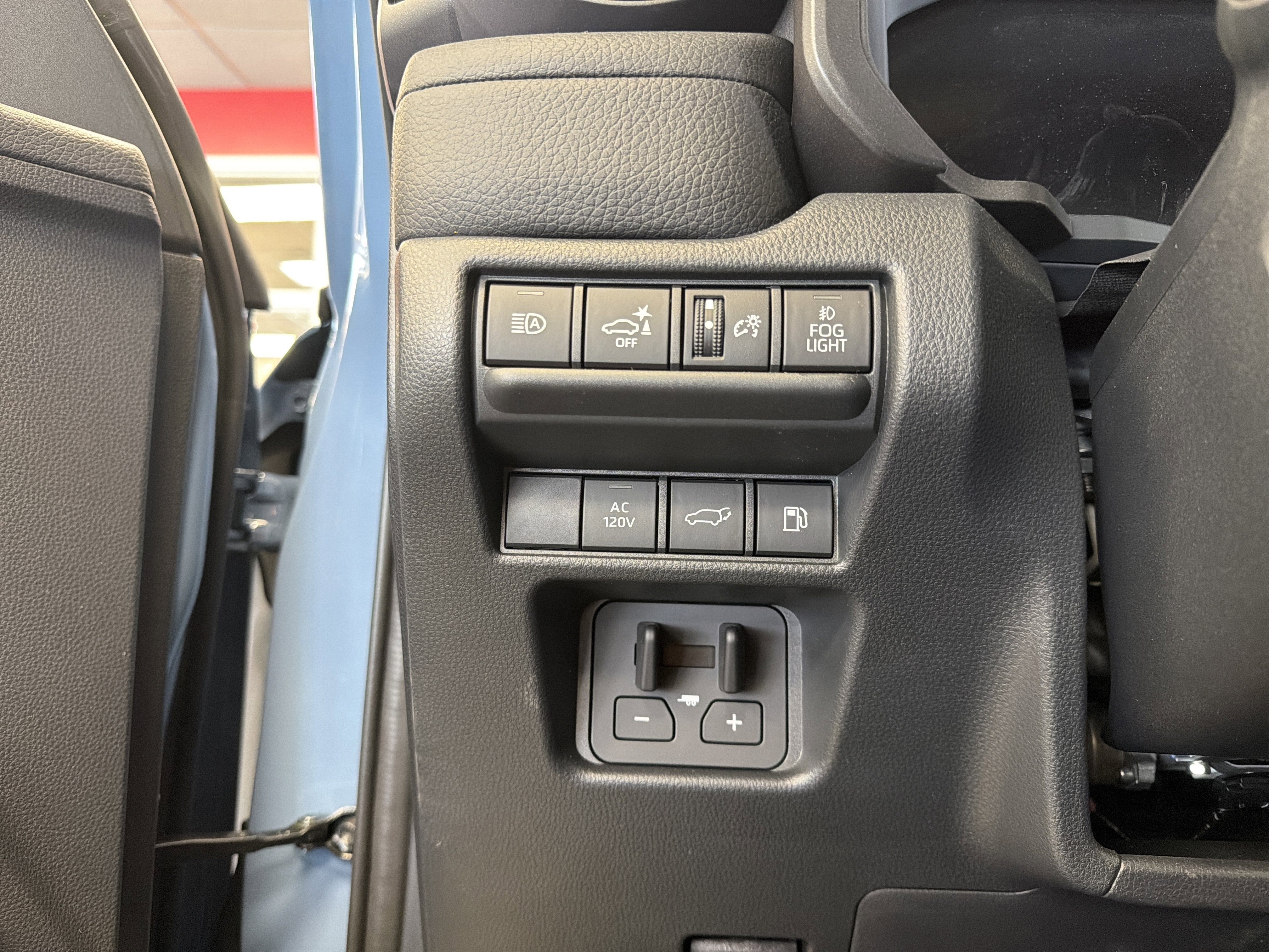 2025 Toyota Land Cruiser 4WD (Natl)