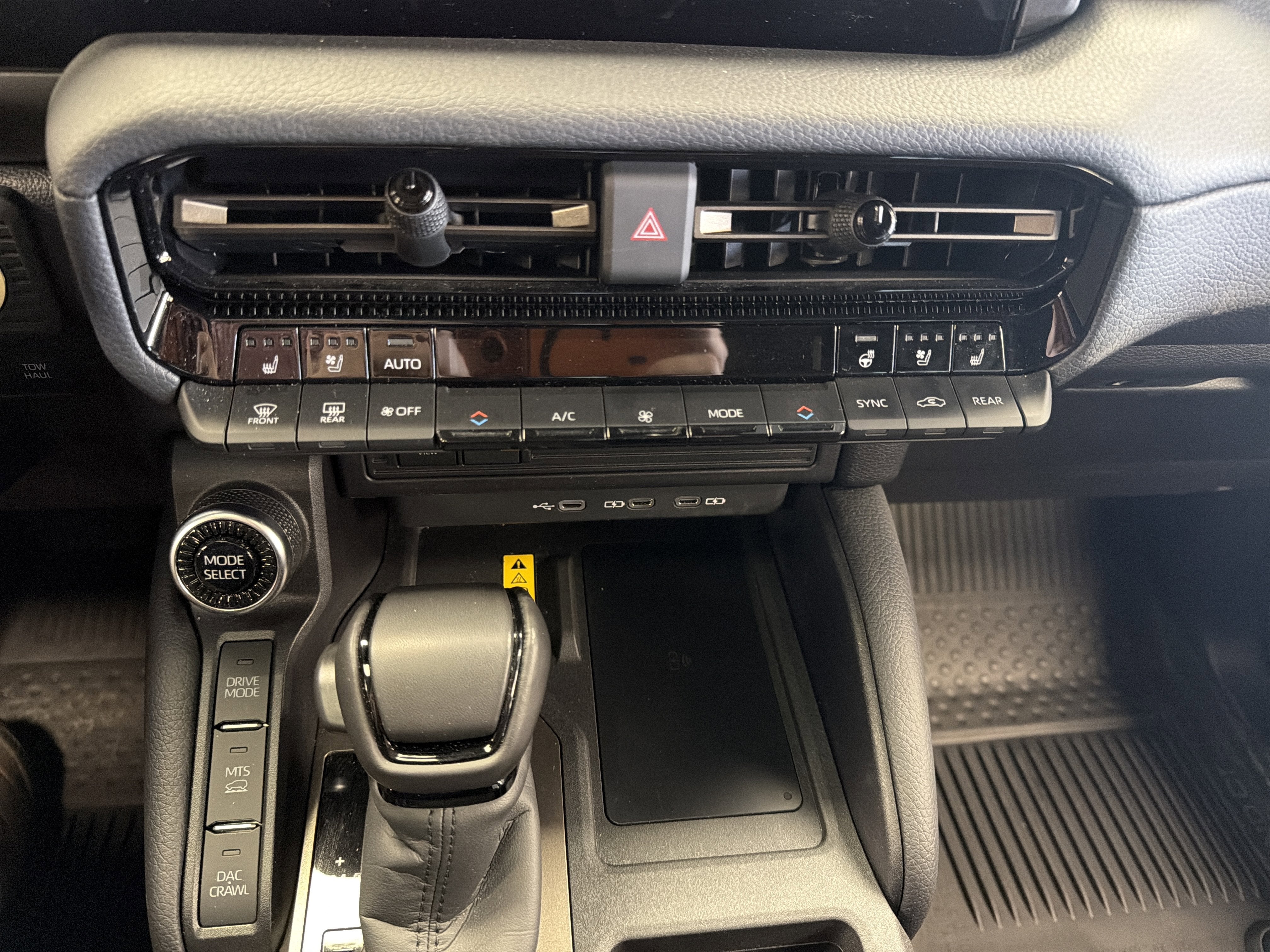 2025 Toyota Land Cruiser 4WD (Natl)