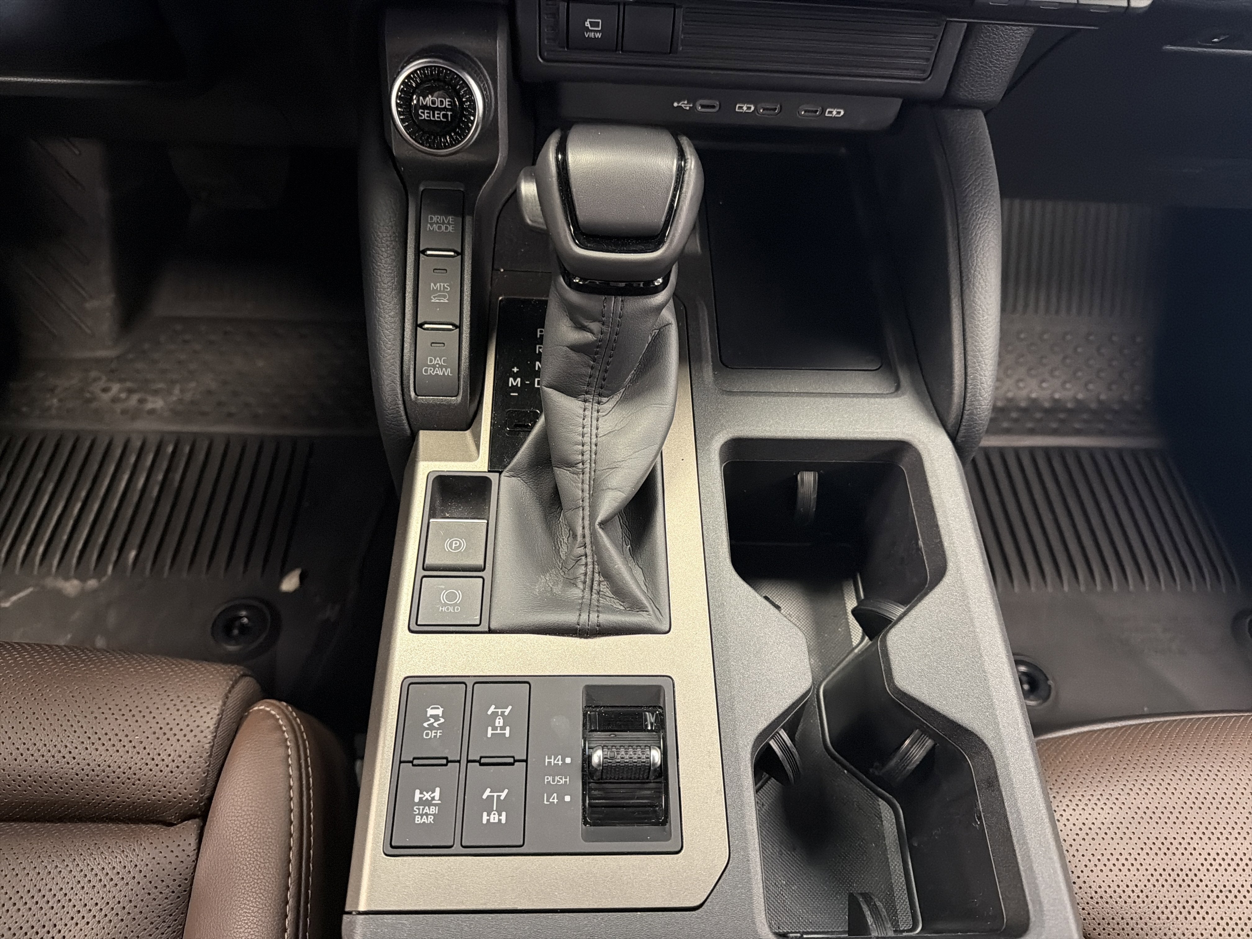 2025 Toyota Land Cruiser 4WD (Natl)