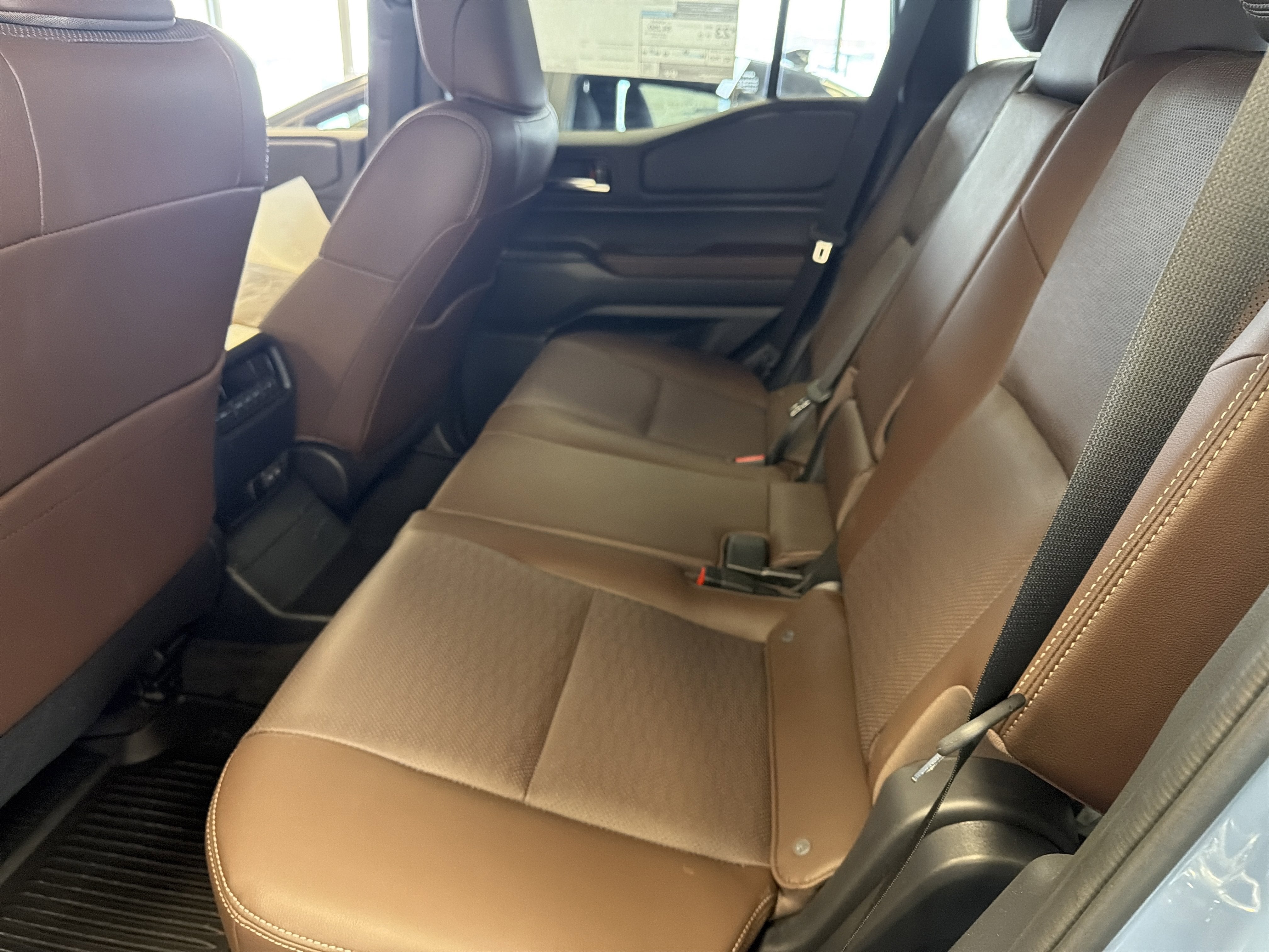 2025 Toyota Land Cruiser 4WD (Natl)