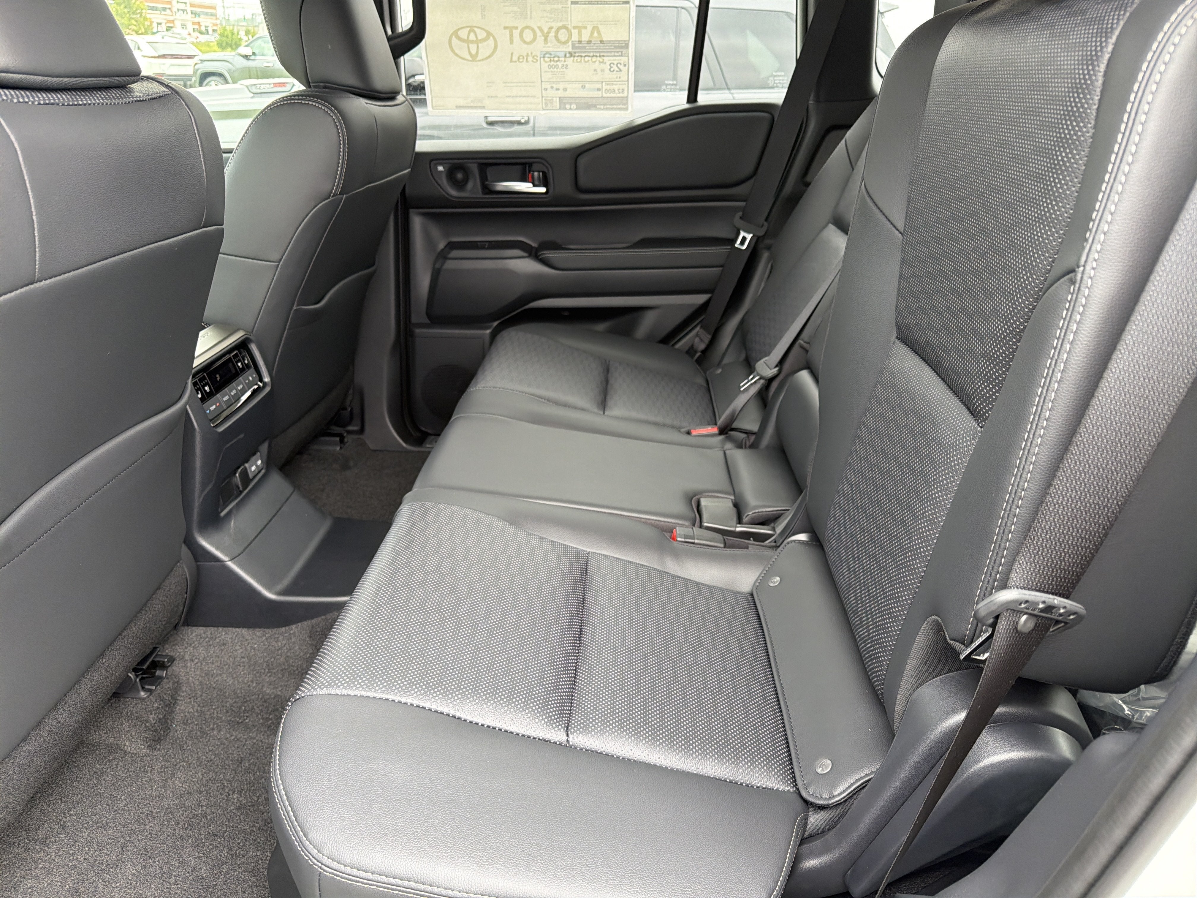 2027 Toyota Land Cruiser 4WD (Natl)
