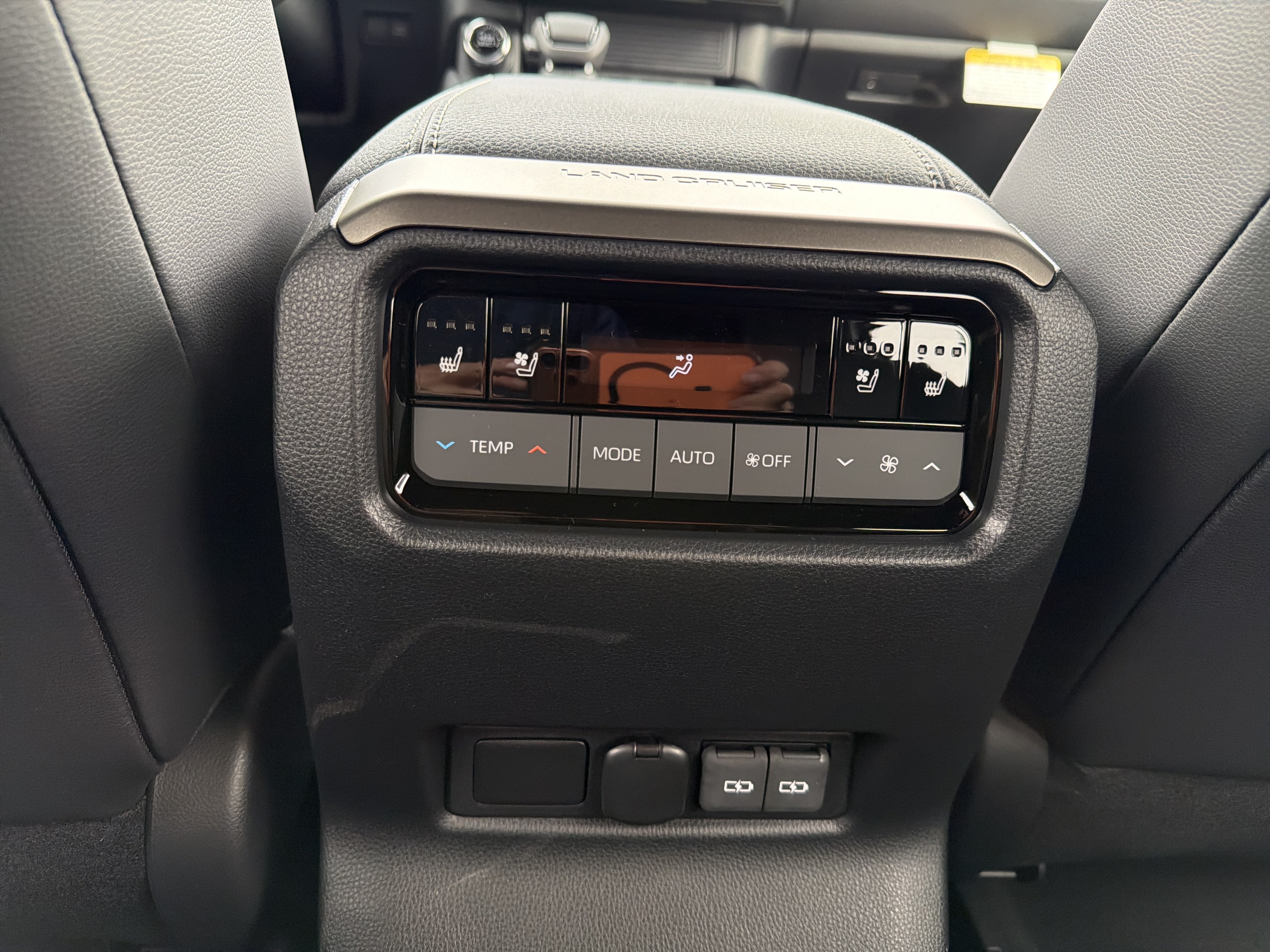 2027 Toyota Land Cruiser 4WD (Natl)