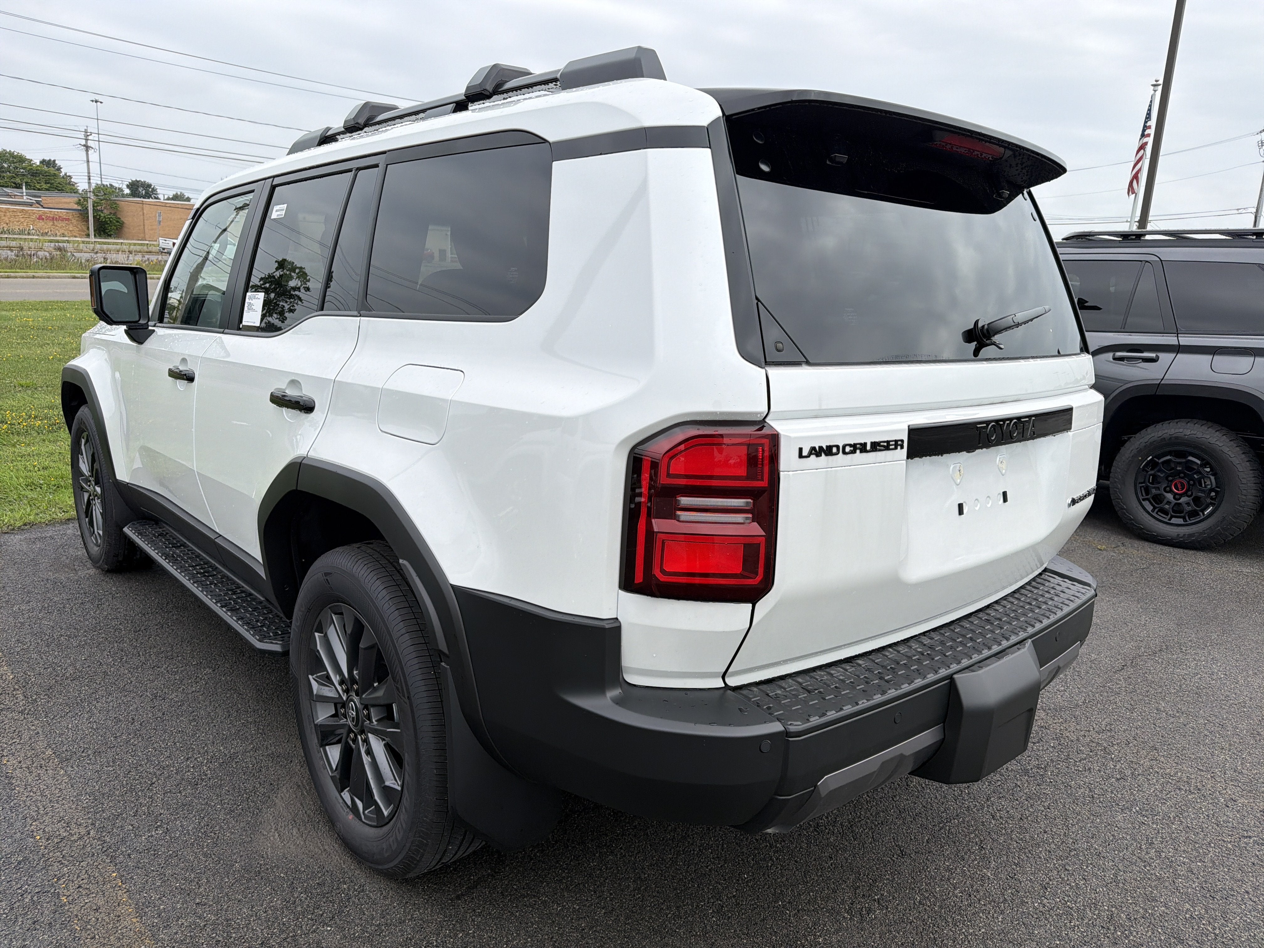2027 Toyota Land Cruiser 4WD (Natl)