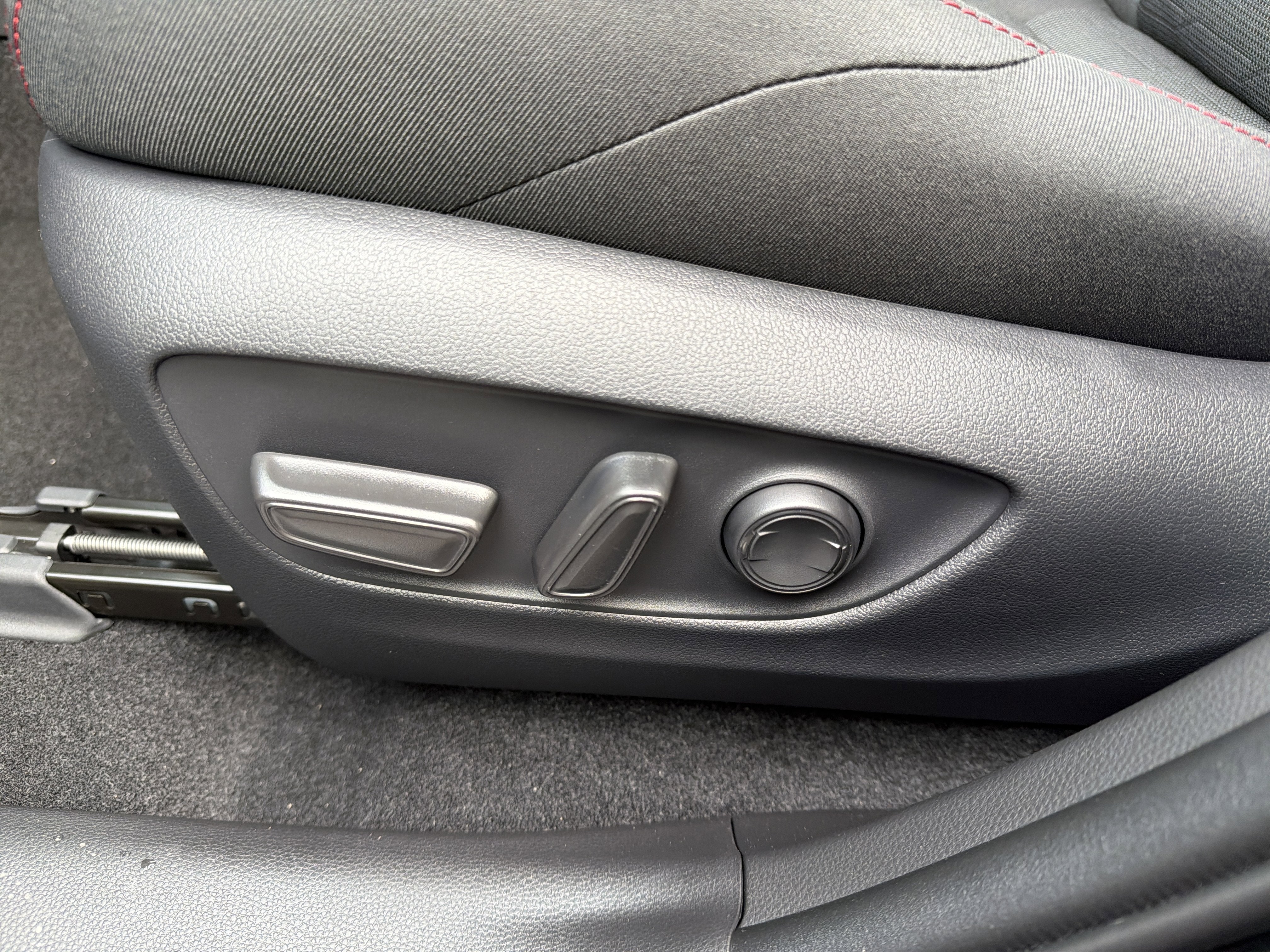 2025 Toyota RAV4 Plug-in Hybrid SE