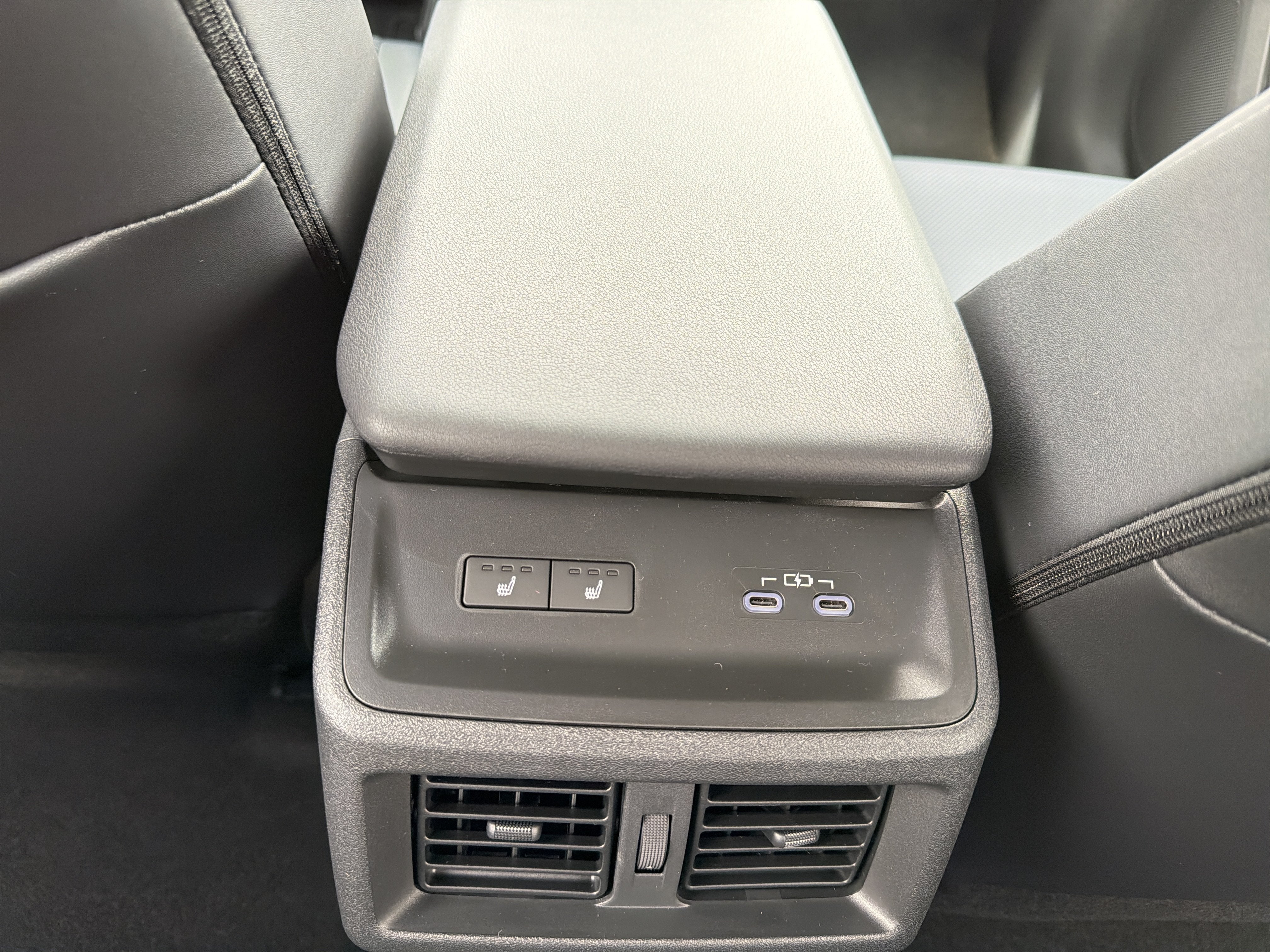 2026 Toyota bZ Woodland AWD (Natl)