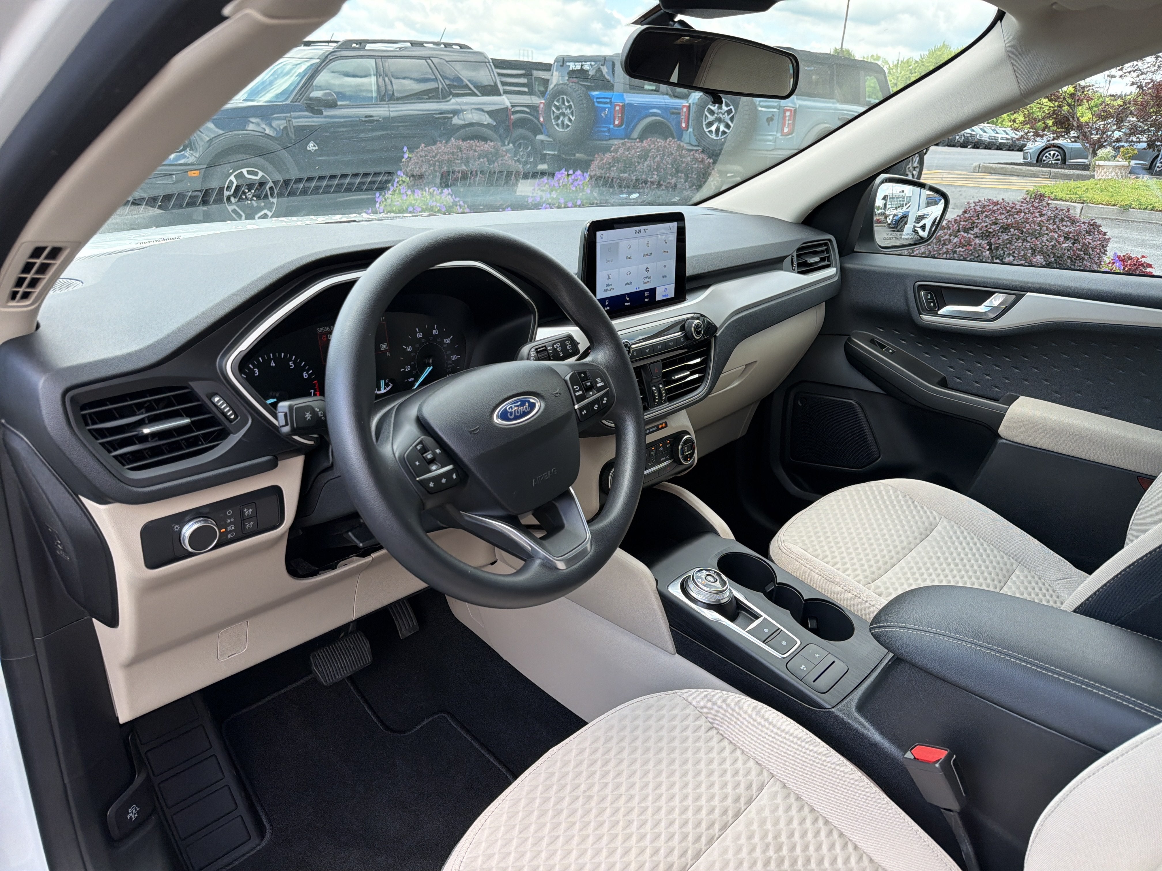 2020 Ford Escape SE