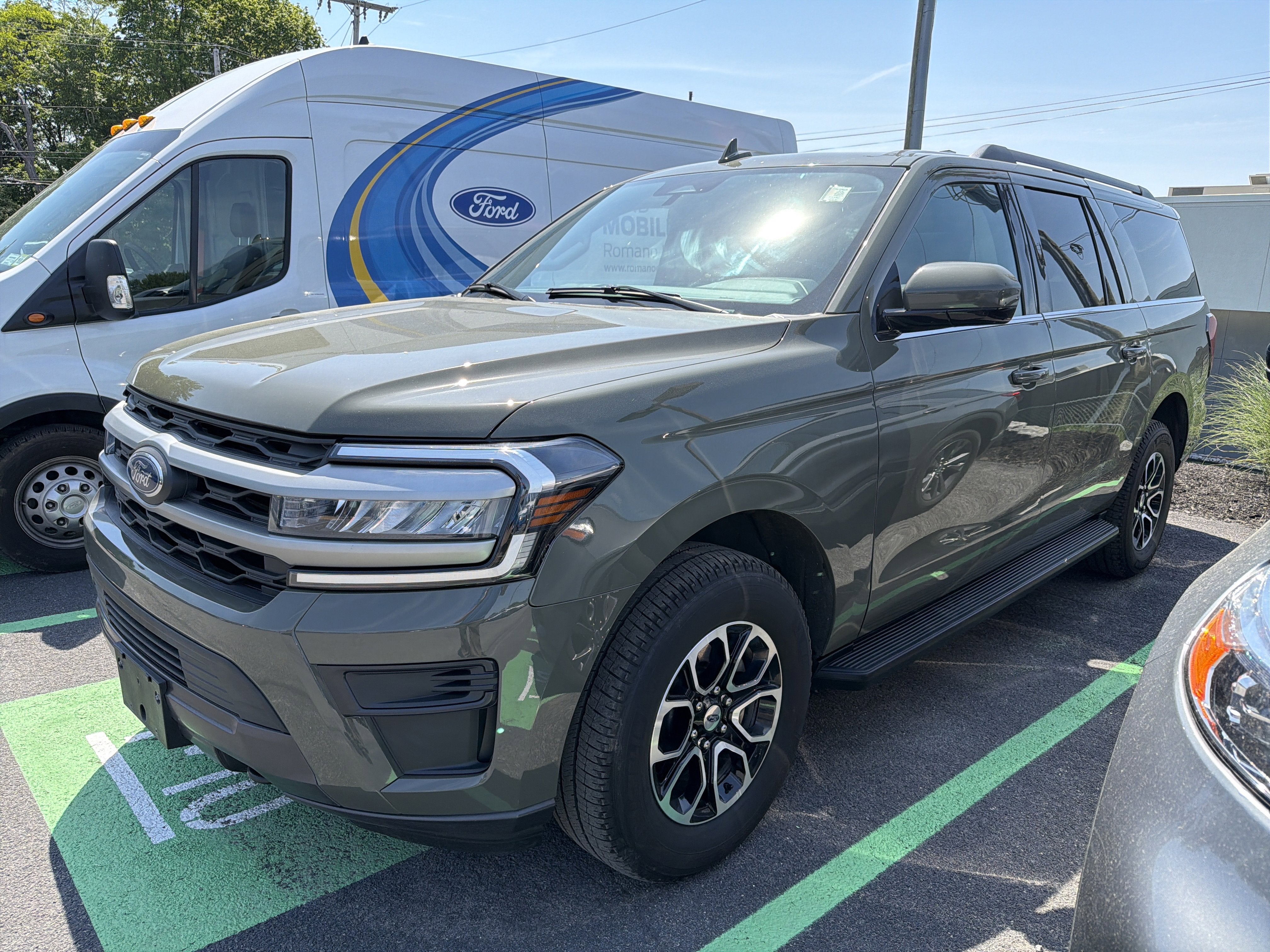 2024 Ford Expedition Max XLT