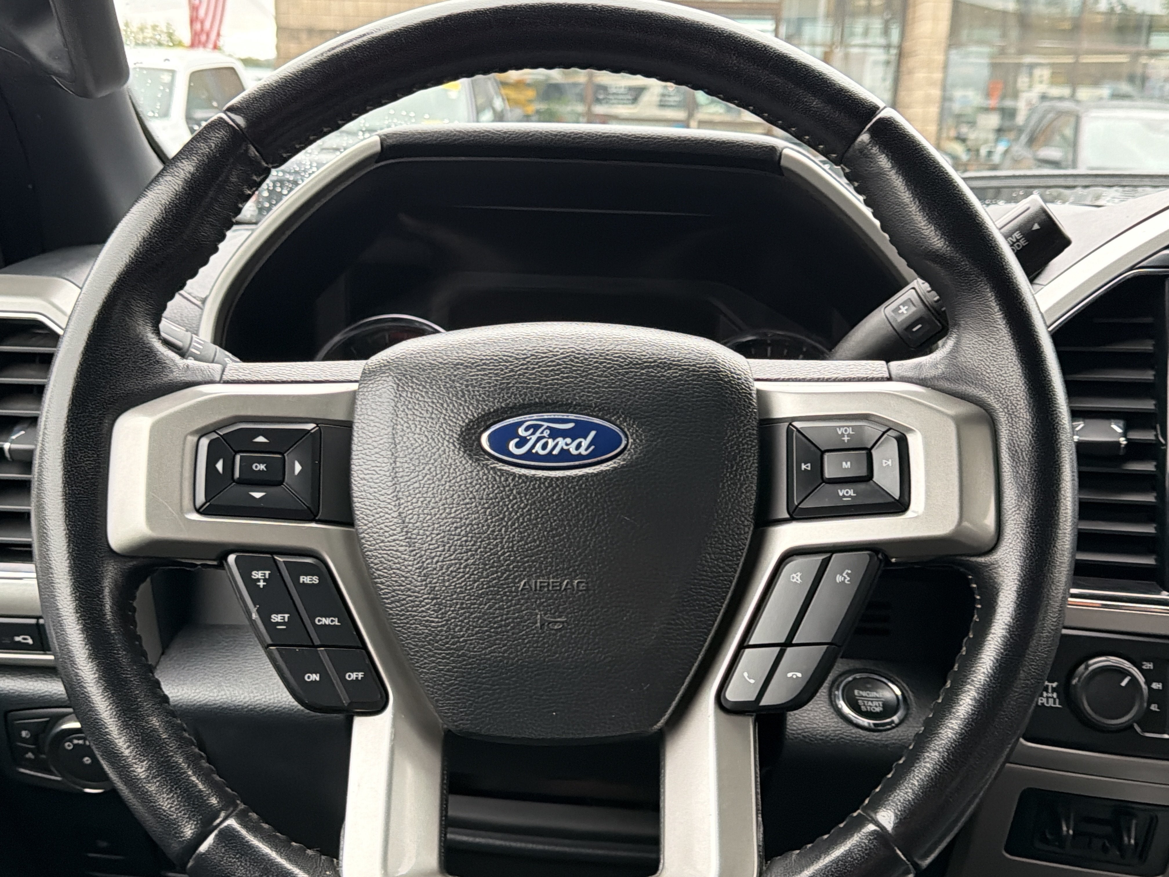2022 Ford Super Duty F-350 SRW LARIAT
