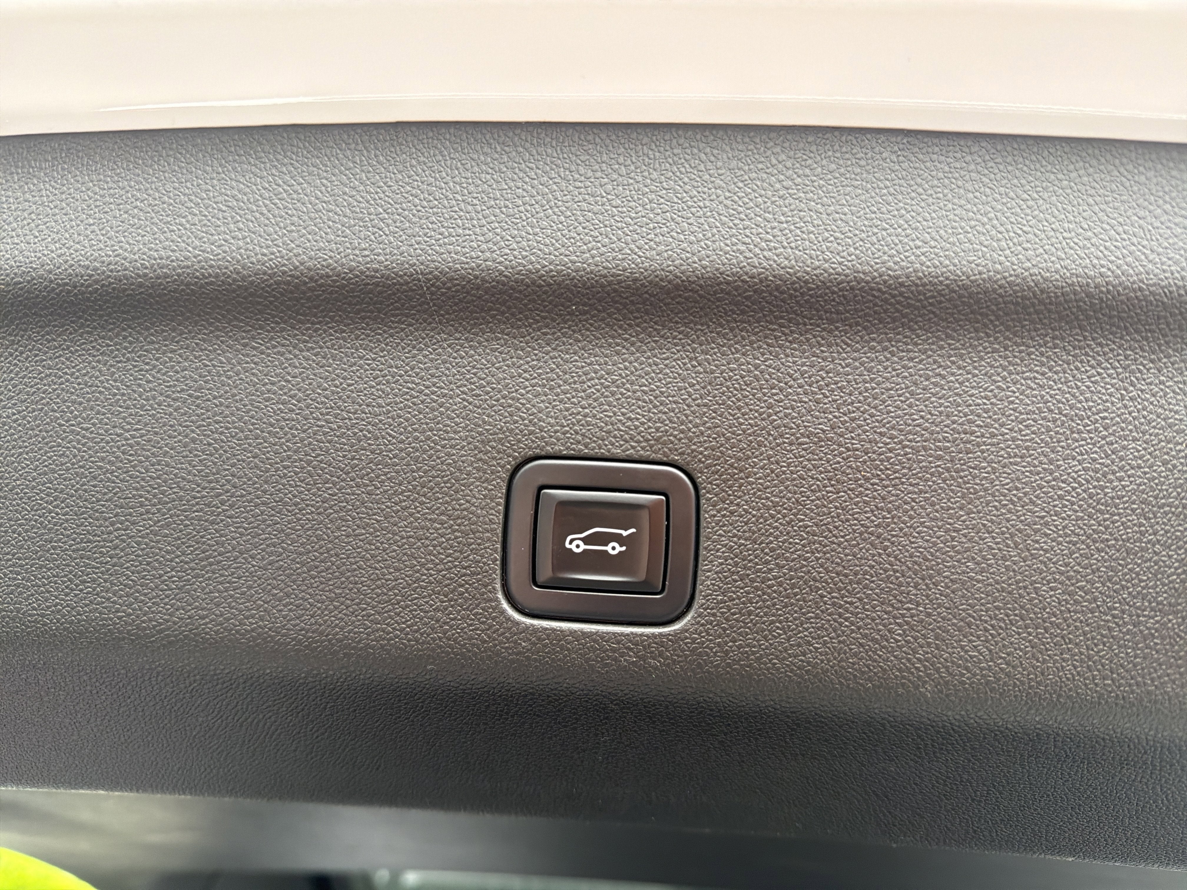2022 GMC Yukon AT4