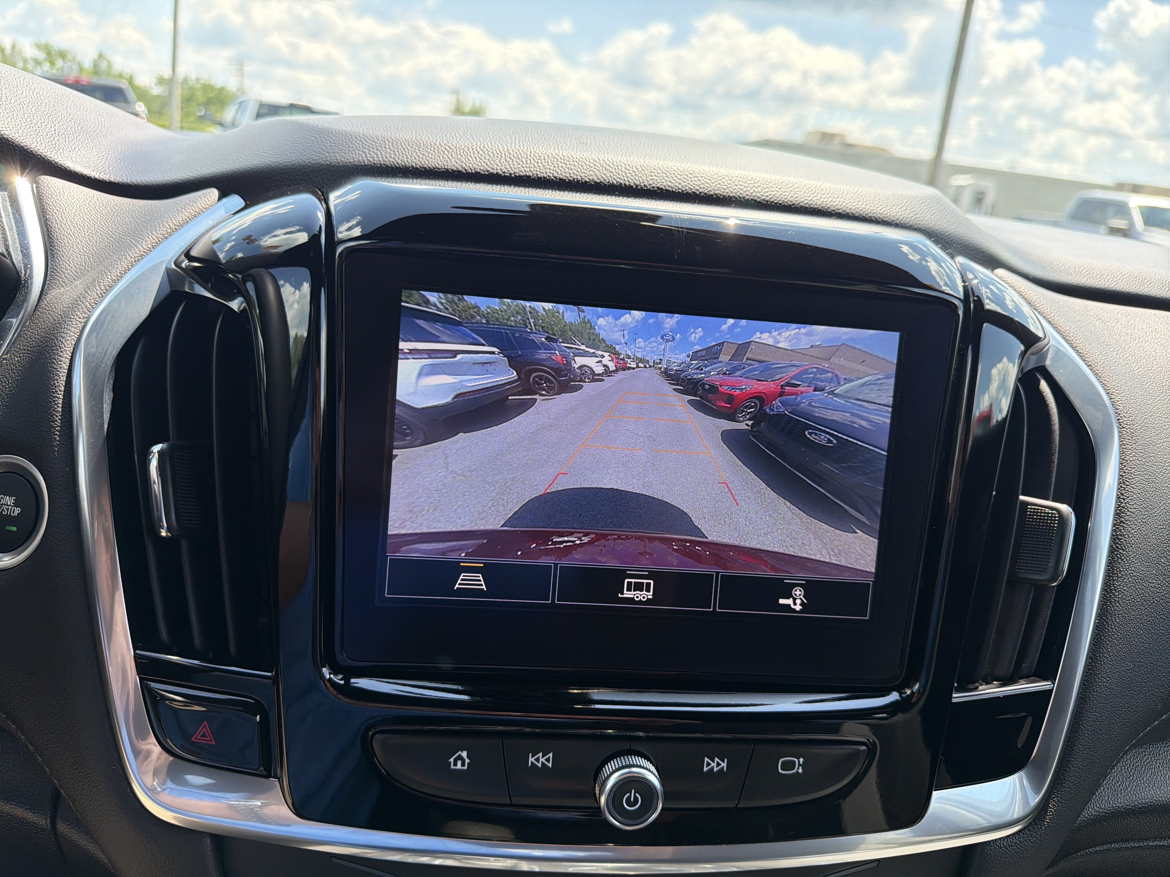 2023 Chevrolet Traverse LT Cloth