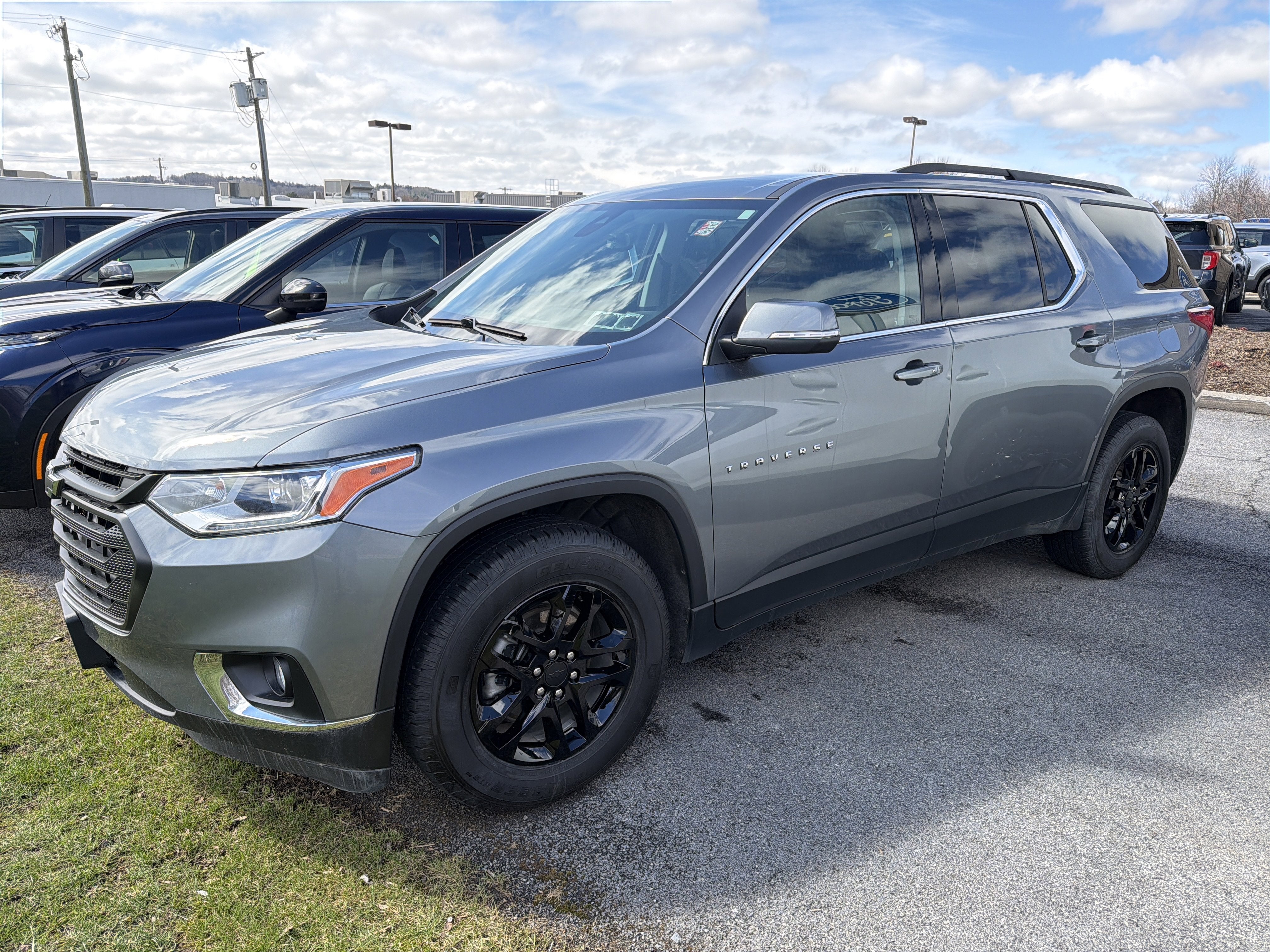 2021 Chevrolet Traverse LT Cloth